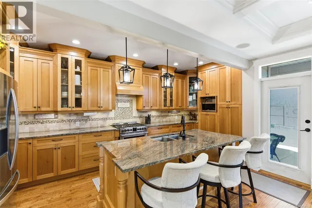 844 MULHOLLAND DRIVE, French Creek 3