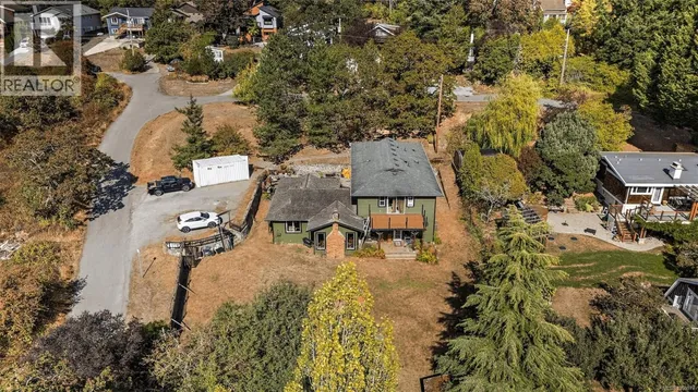 1321 PRILLAMAN AVENUE, Saanich 5