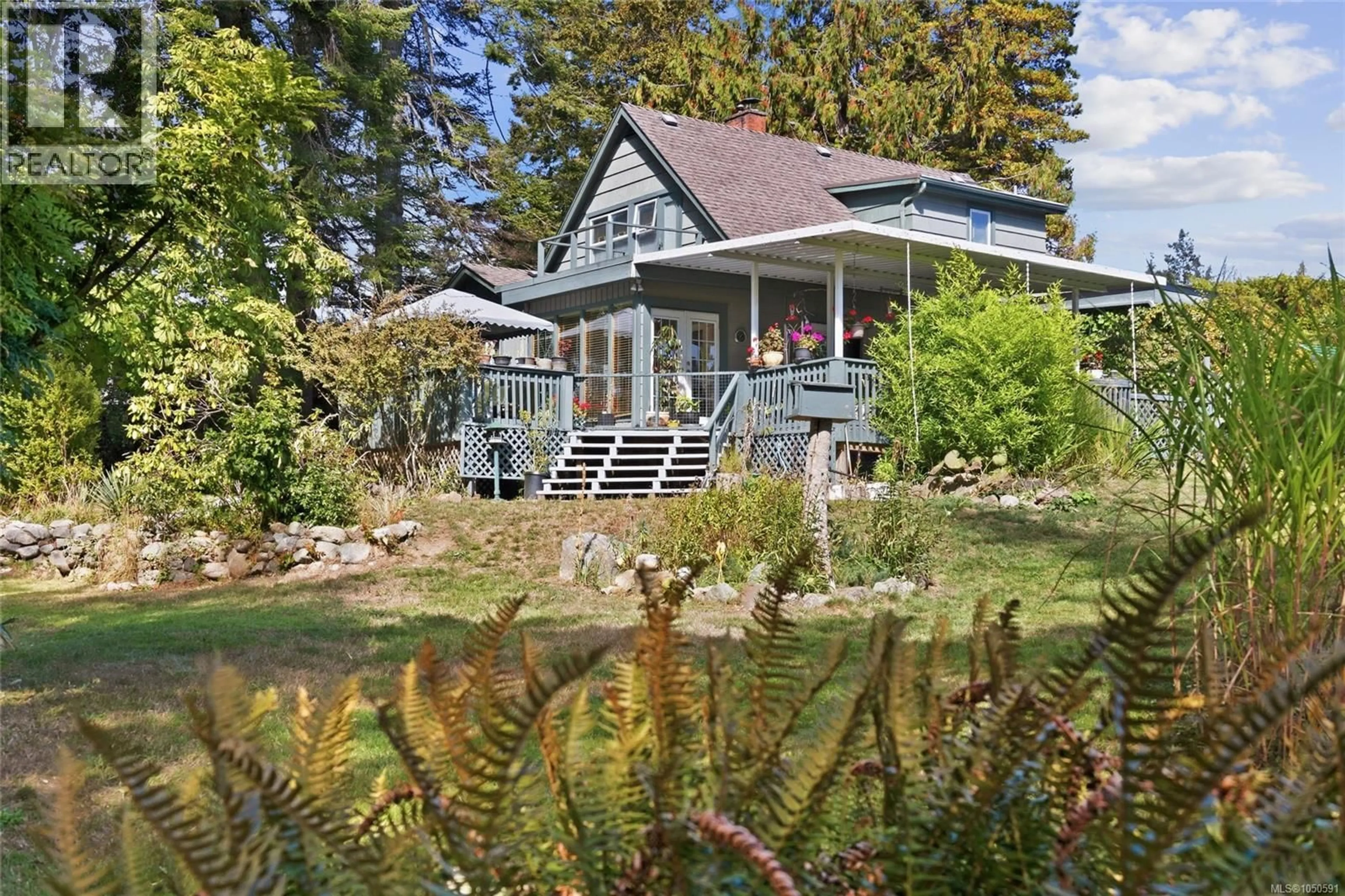 Patio, water/lake/river/ocean view for 1719 CENTENNIAL AVENUE EAST, Comox British Columbia V9M2W3