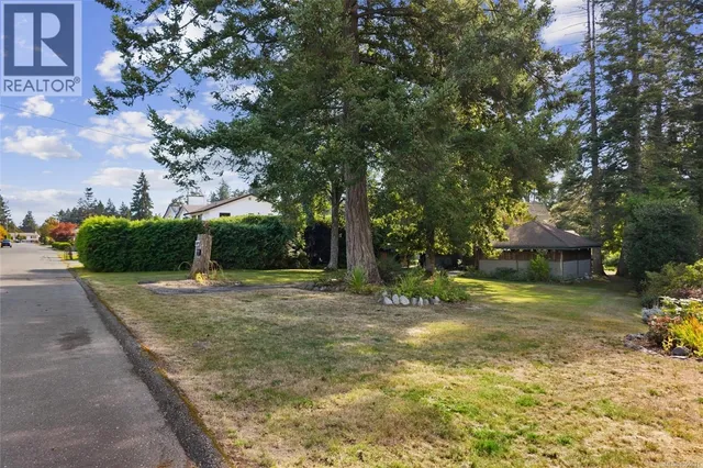 1719 CENTENNIAL AVENUE EAST, Comox 5