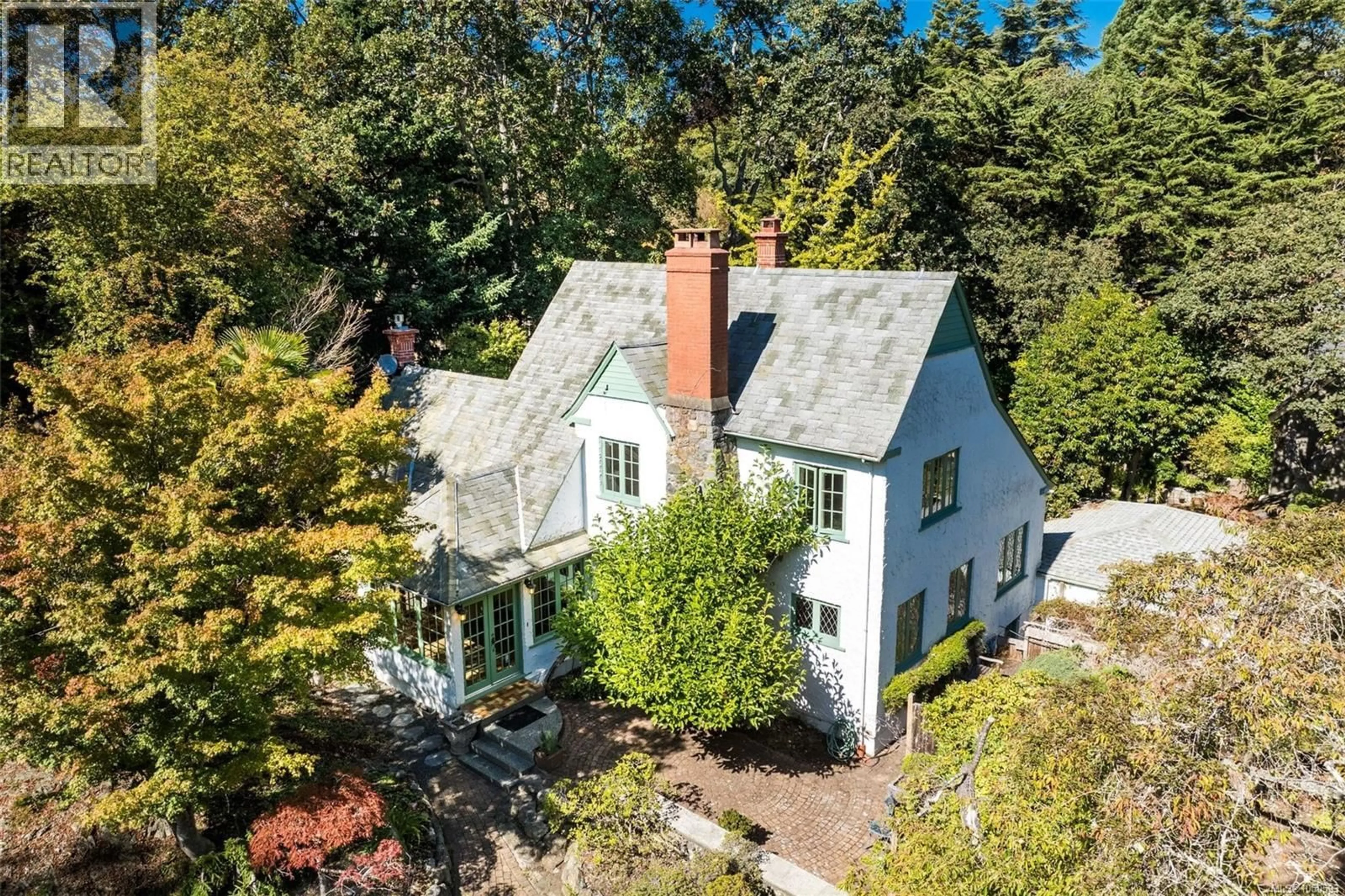 A pic from outside/outdoor area/front of a property/back of a property/a pic from drone, street for 30 BEACH DRIVE, Oak Bay British Columbia V8S2L2