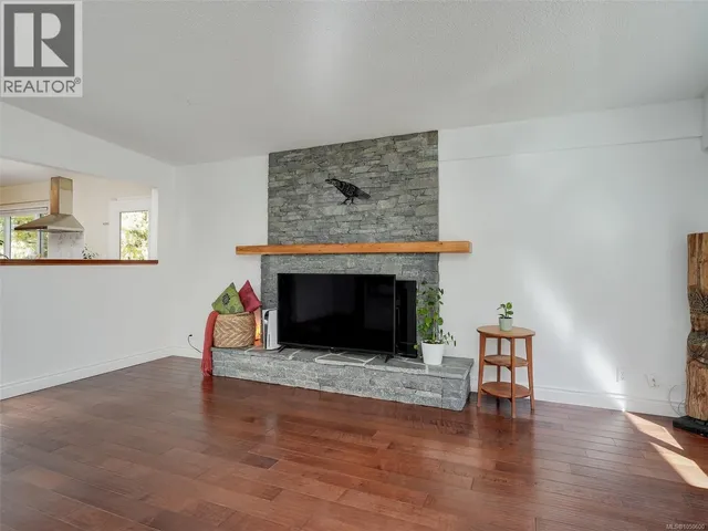 5190 LOCHSIDE DRIVE, Saanich 2