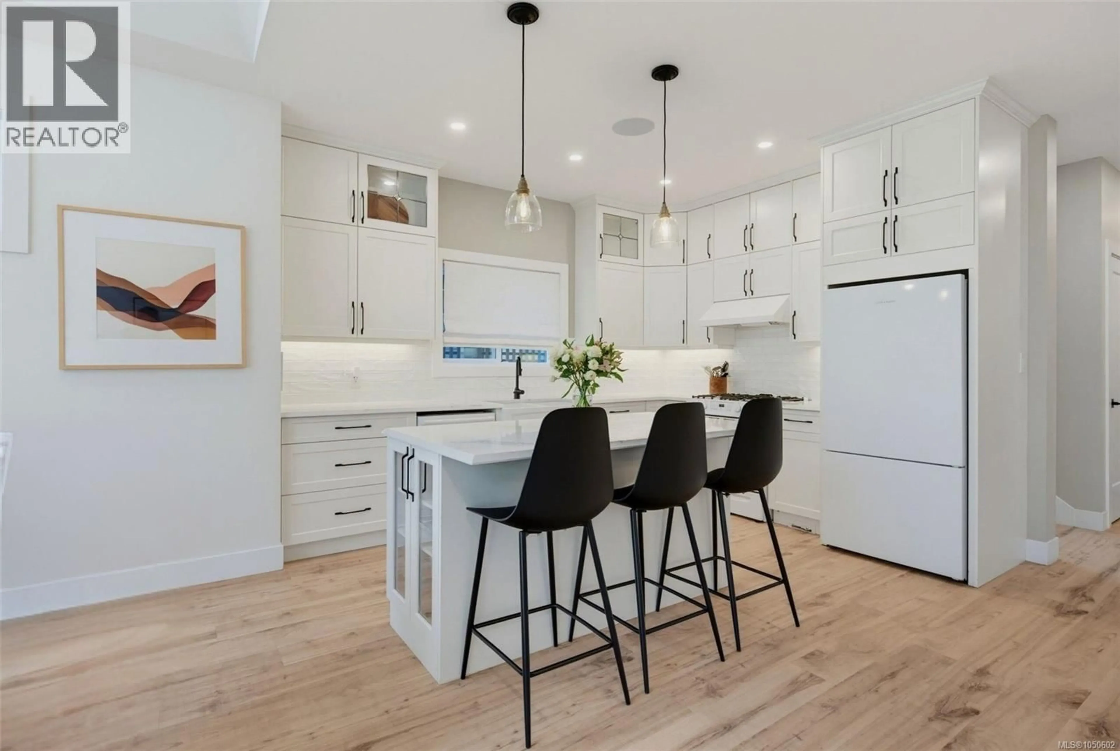 Contemporary kitchen, unknown for 1159 SLUGGETT ROAD, Central Saanich British Columbia V8M1E9