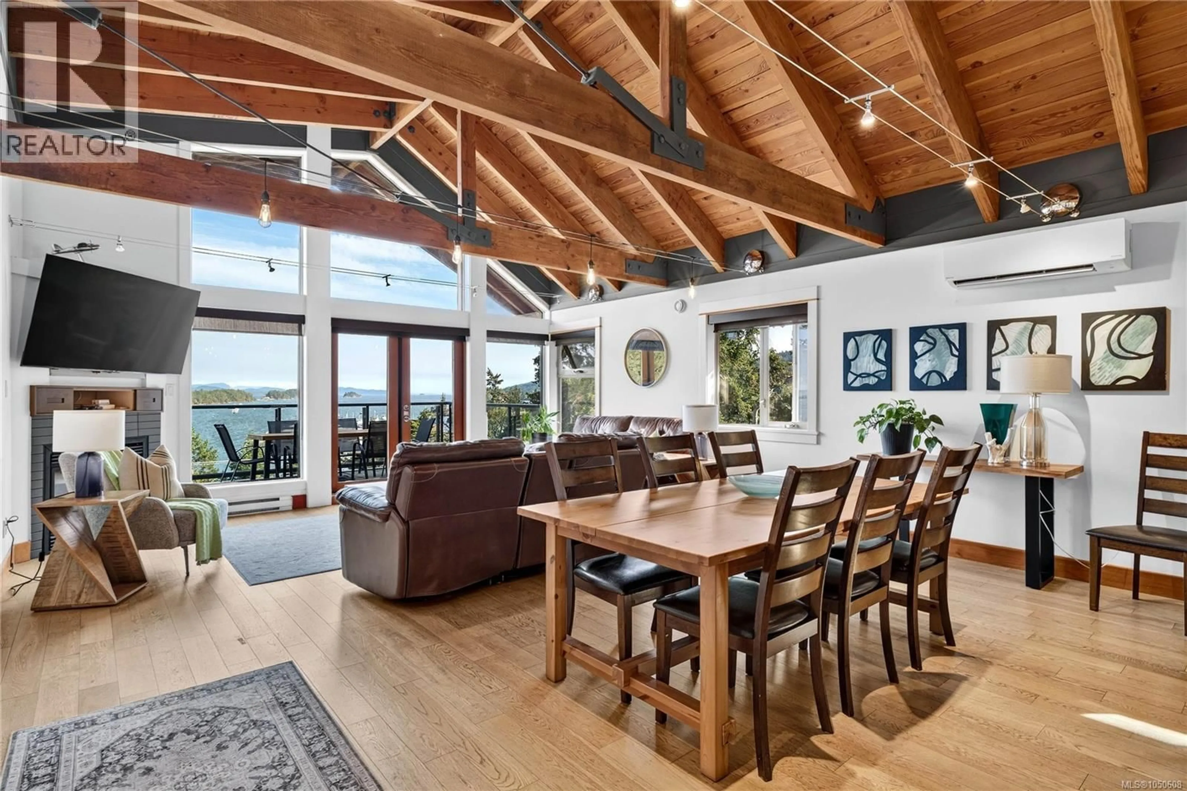 Dining room, wood/laminate floor for A-G - 118 RAINBOW ROAD, Salt Spring British Columbia V8K2R7