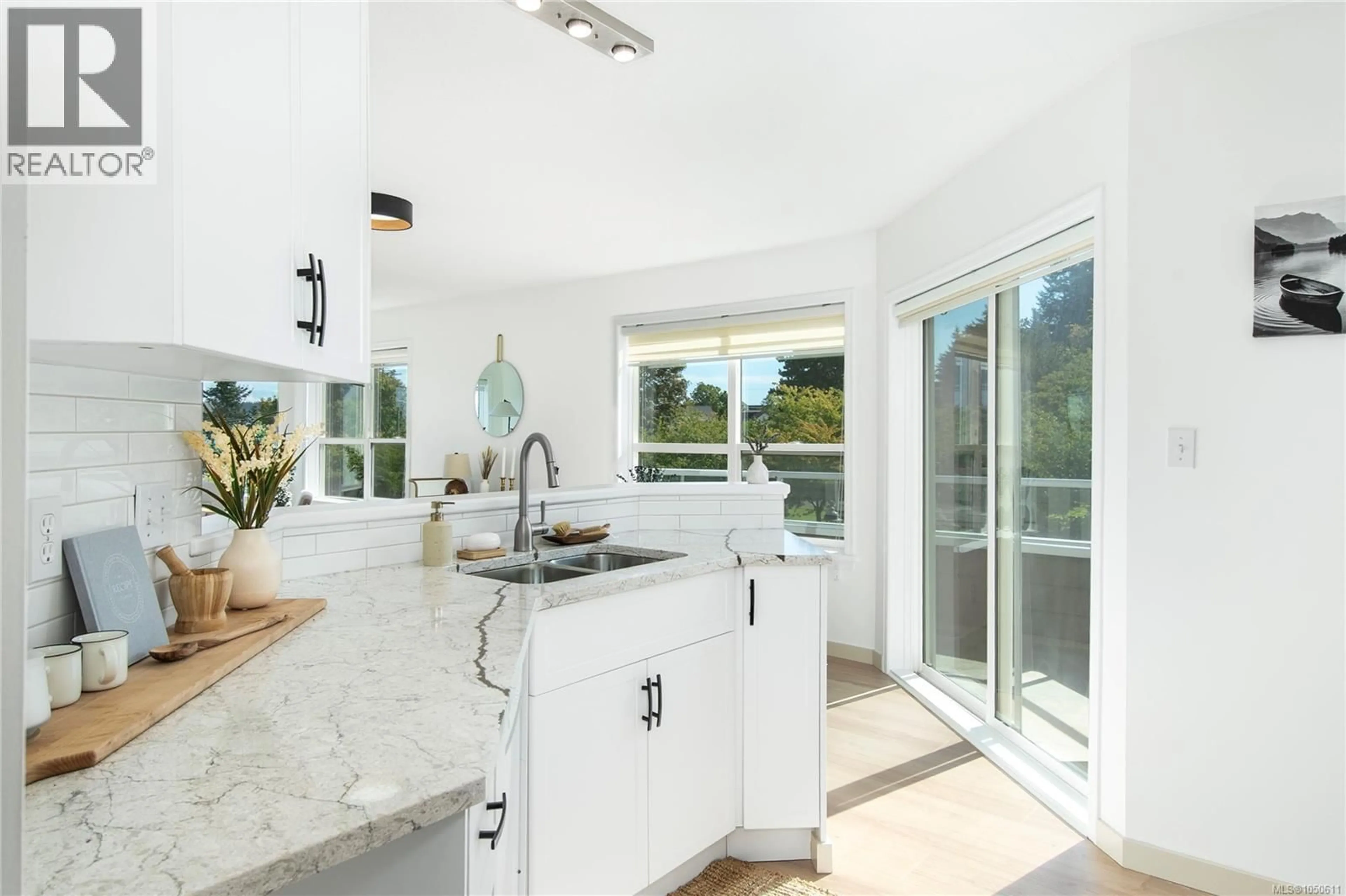 Open concept kitchen, ceramic/tile floor for 311 - 300 ST. ANN'S ROAD, Campbell River British Columbia V9W4C6