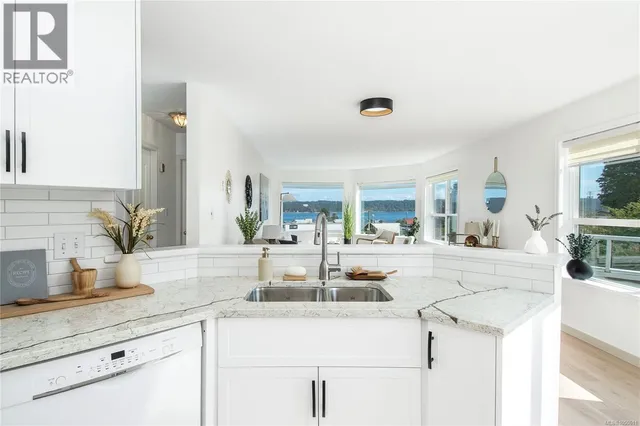 311 - 300 ST. ANN'S ROAD, Campbell River 5