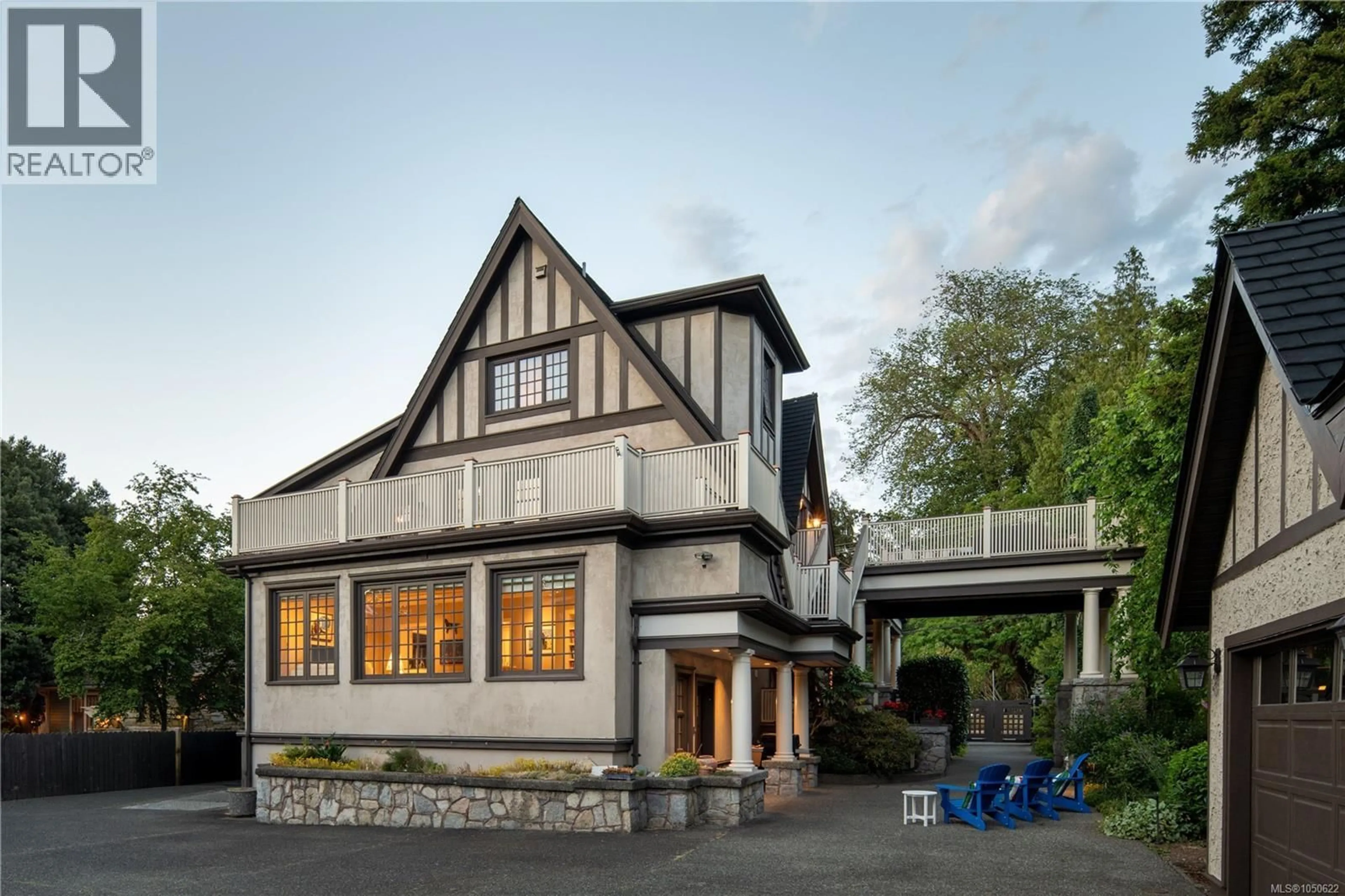 Patio, street for 1030 ST. CHARLES STREET, Victoria British Columbia V8S3P6