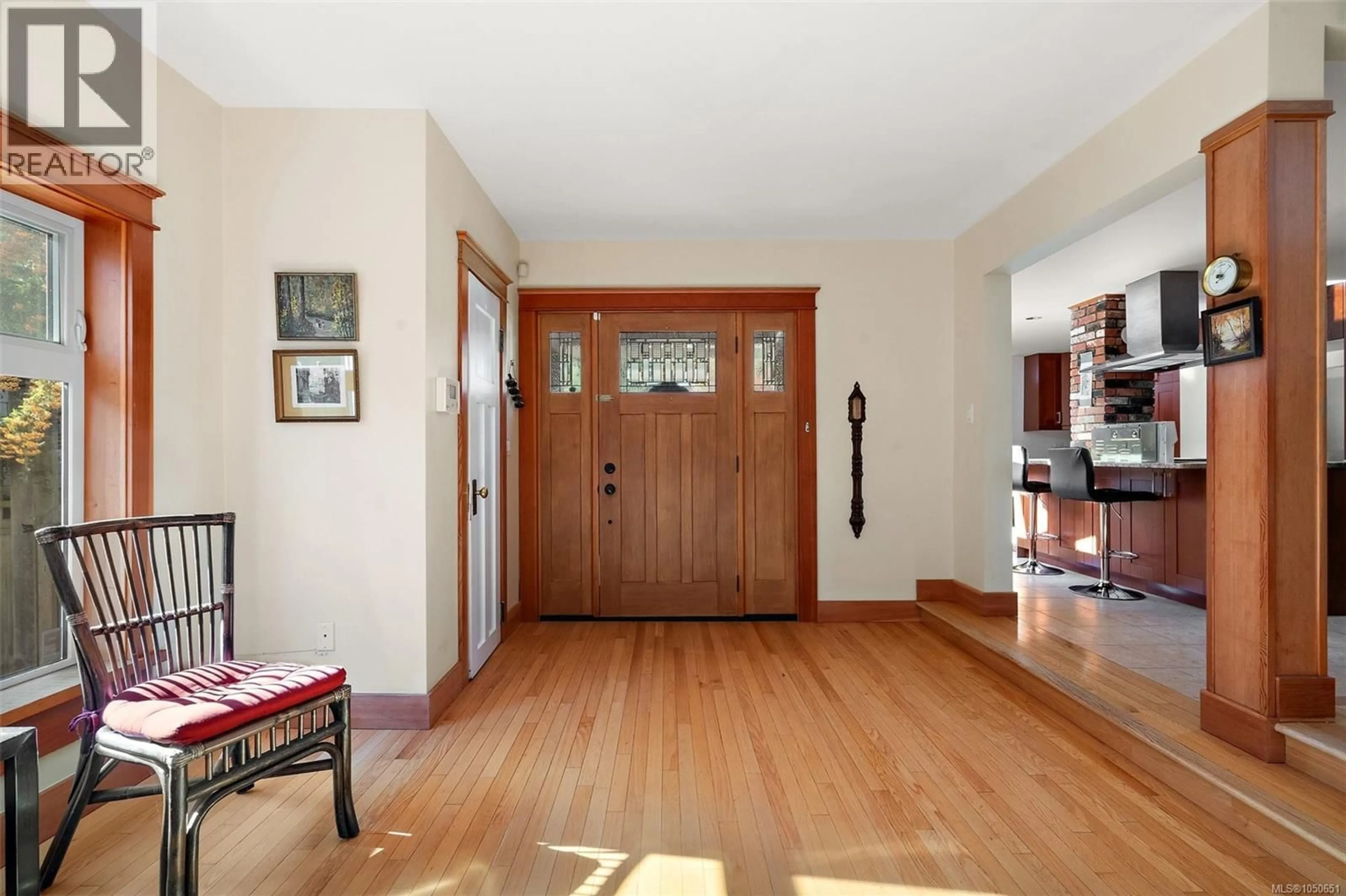 Indoor entryway for 149 ST. LAWRENCE STREET, Victoria British Columbia V8V1X9