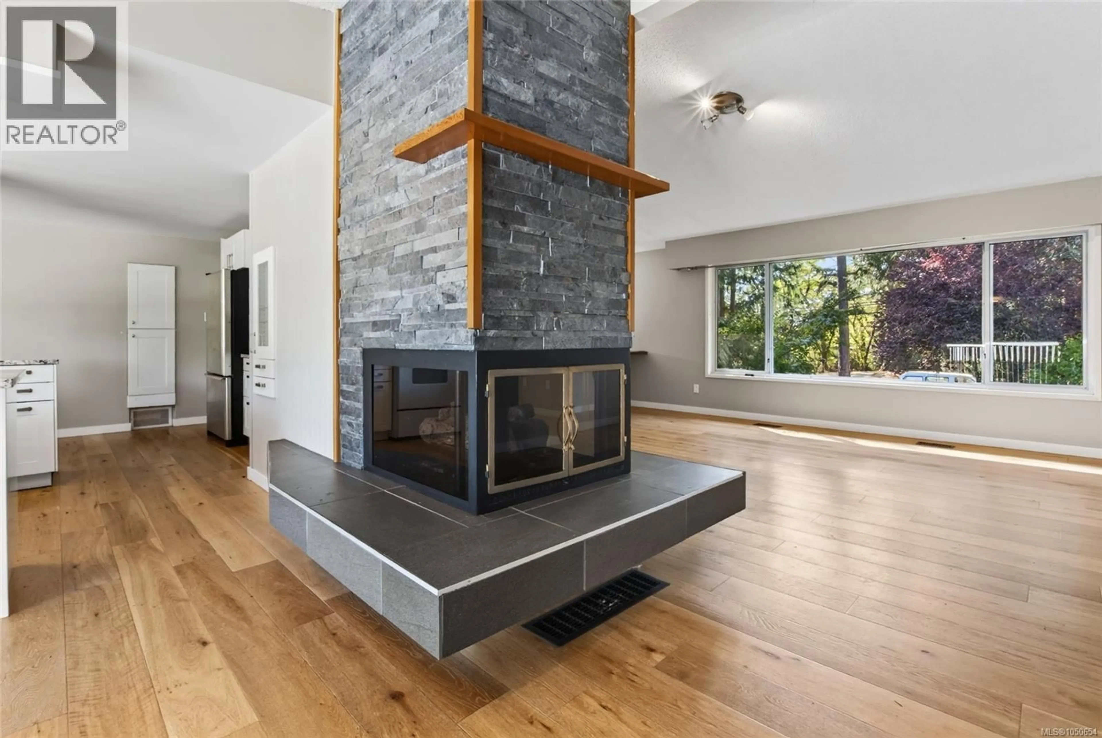 Unknown for 6213 LAKES ROAD, Duncan British Columbia V9L4J8