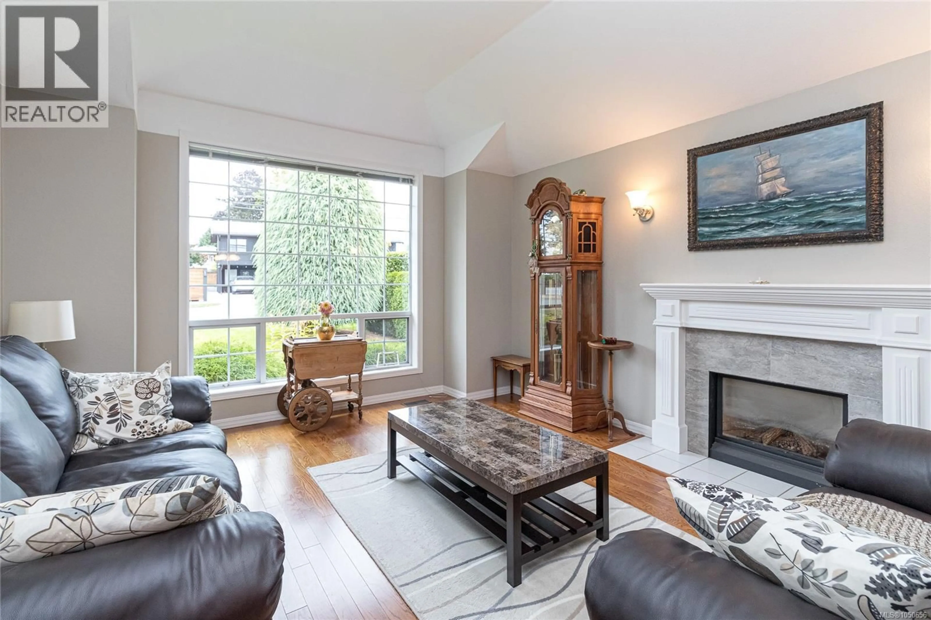 Living room with furniture, unknown for 6664 BUENA VISTA ROAD, Central Saanich British Columbia V8Z5W7