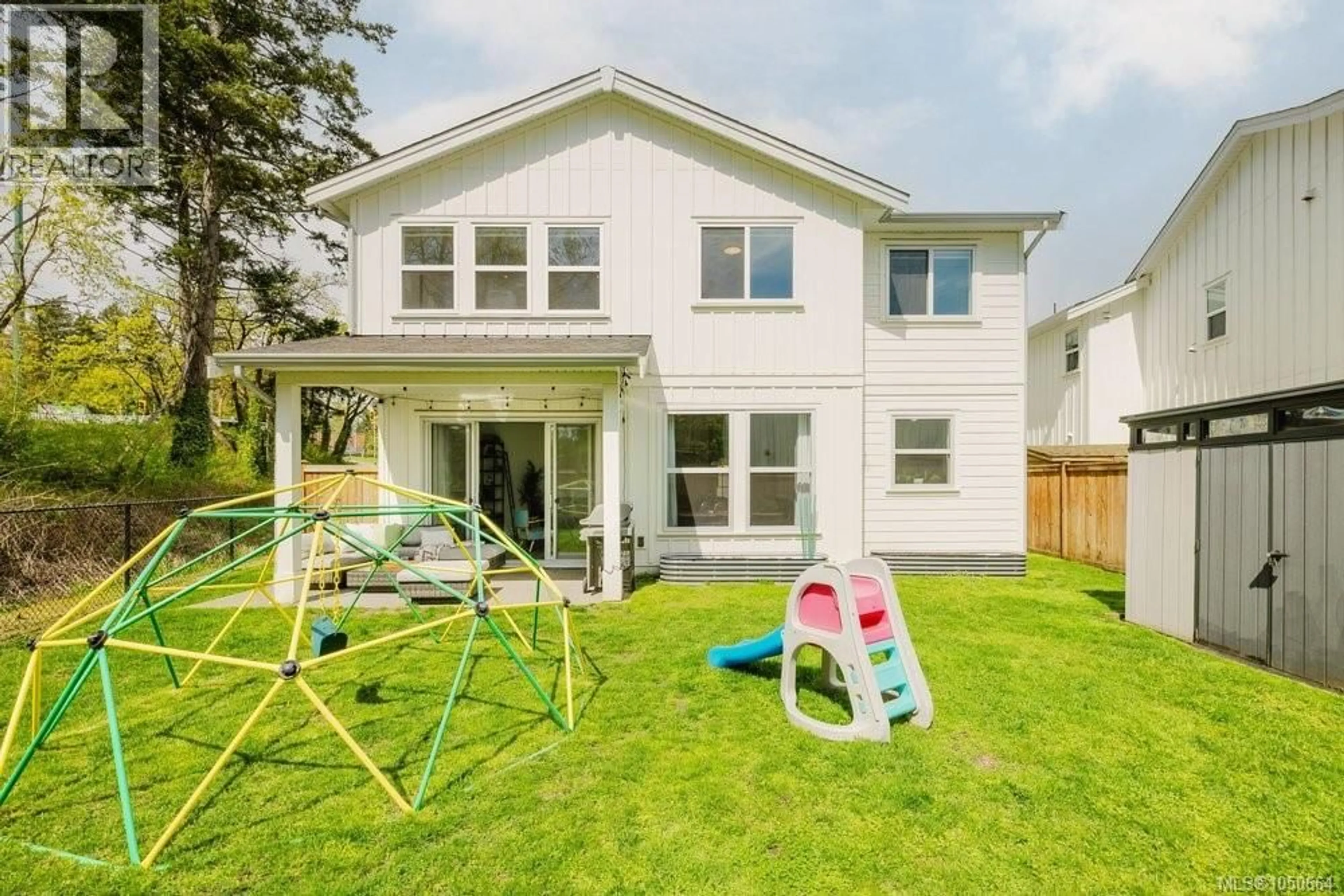A pic from outside/outdoor area/front of a property/back of a property/a pic from drone, building for 30 JEDBURGH ROAD, View Royal British Columbia V9B6N7