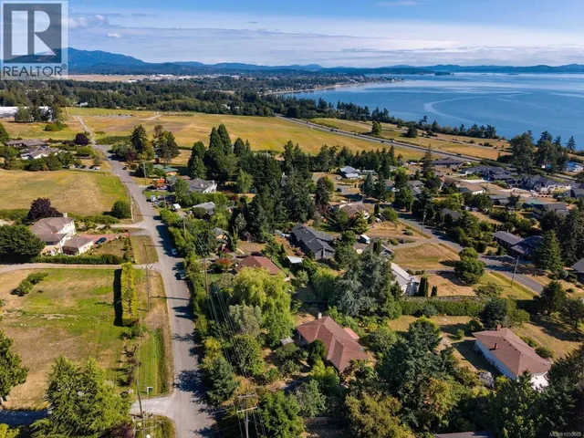 8625 ALDOUS TERRACE, North Saanich 2
