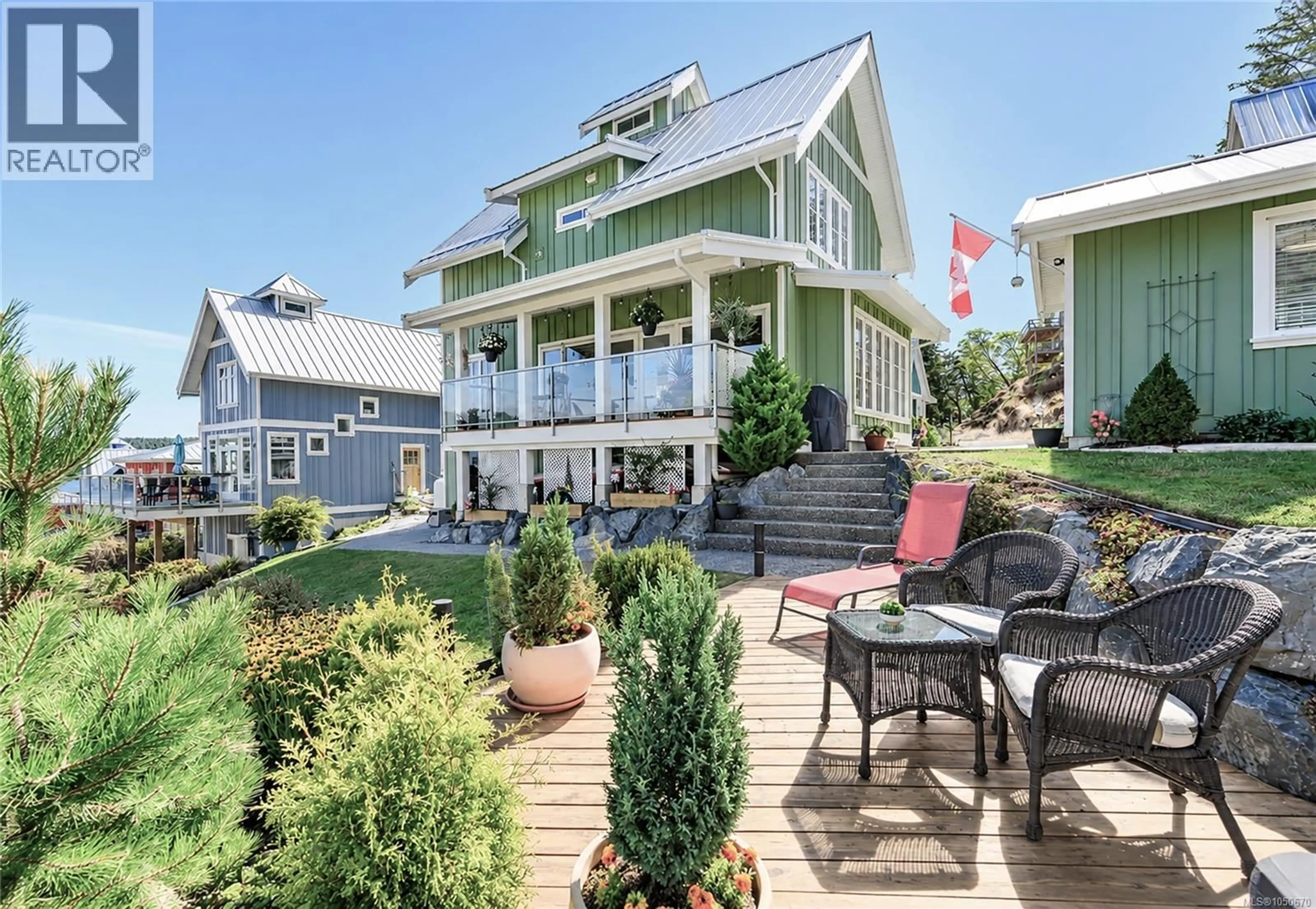Patio, mountain view for 200 MARINA WAY, Sooke British Columbia V9Z1N6