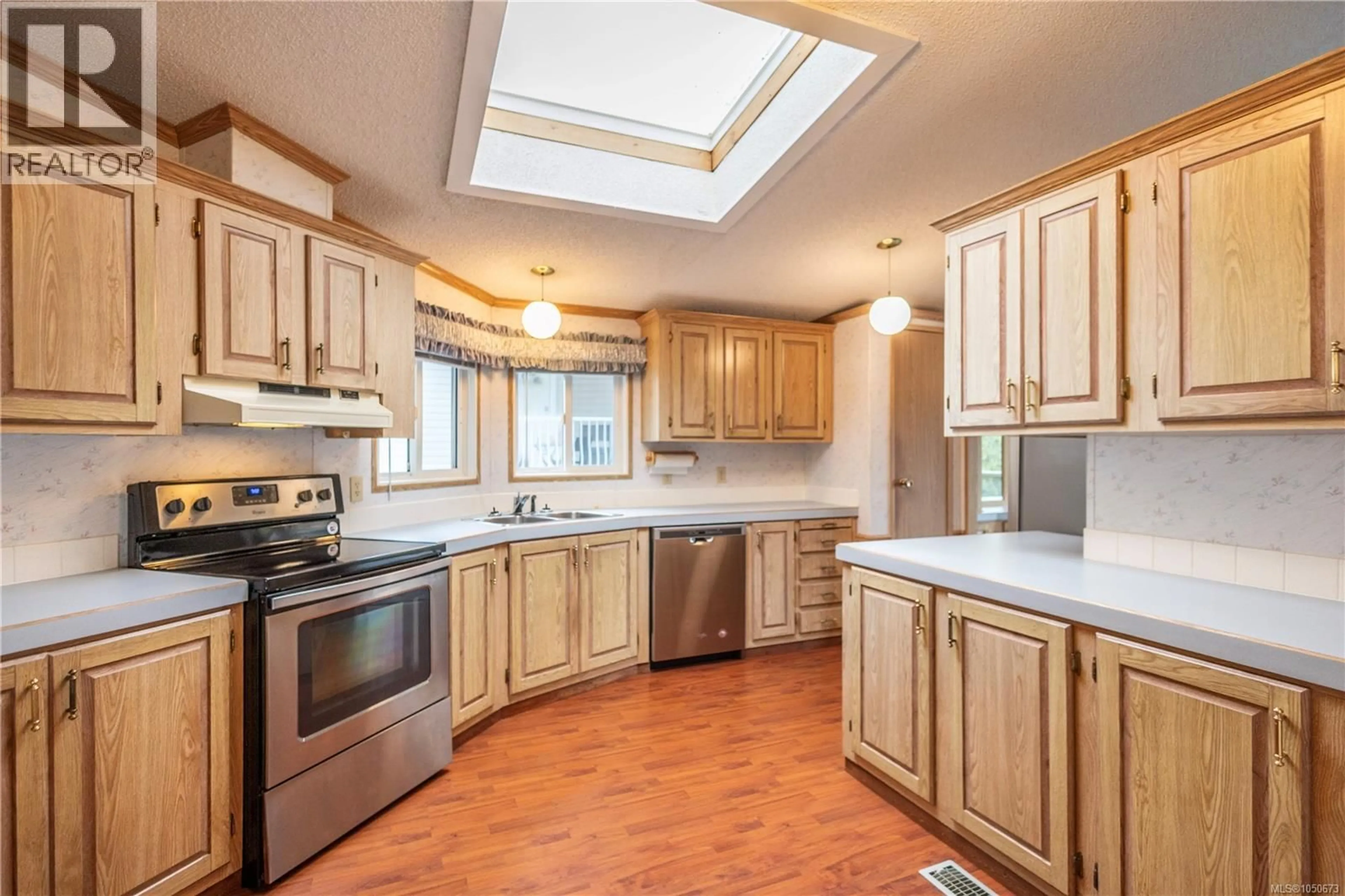 Standard kitchen, unknown for 601 - 2850 STAUTW ROAD, Central Saanich British Columbia V8M2C9