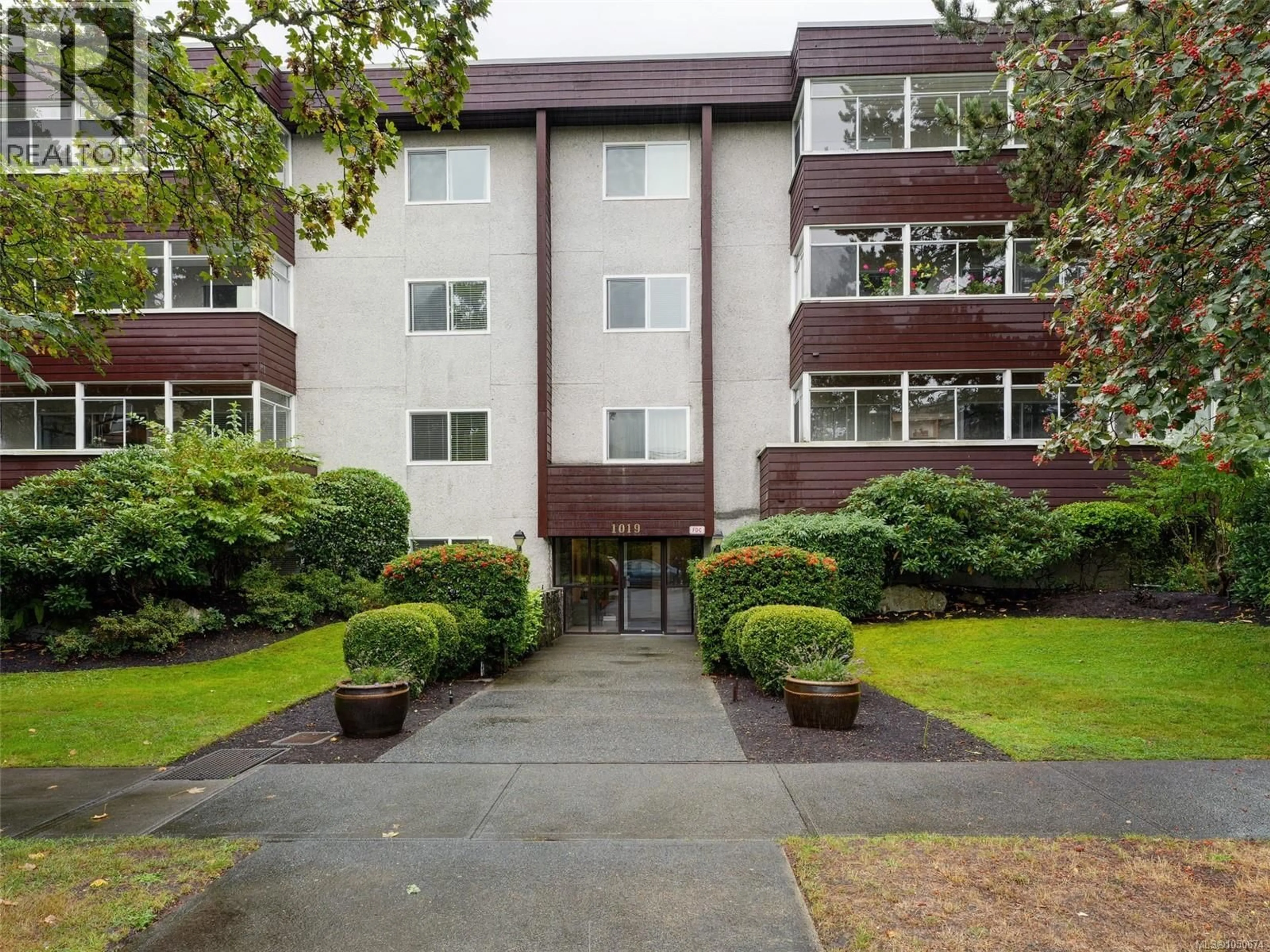 Unknown for 403 - 1019 MCCLURE STREET, Victoria British Columbia V8V3G1