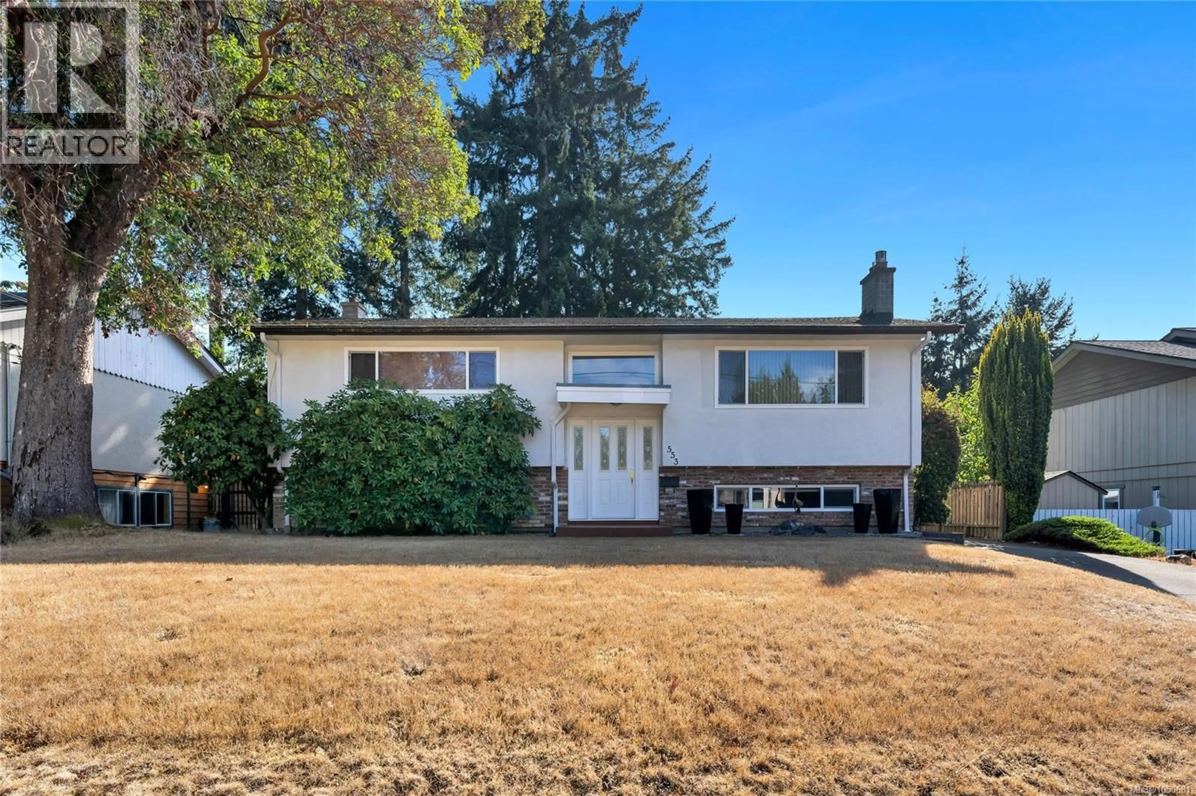 Home with vinyl exterior material, street for 553 ACLAND AVENUE, Colwood British Columbia V9C2N5
