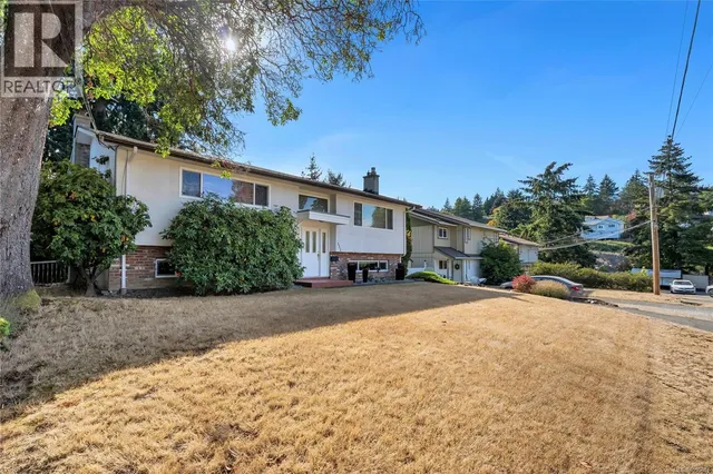 553 ACLAND AVENUE, Colwood 2