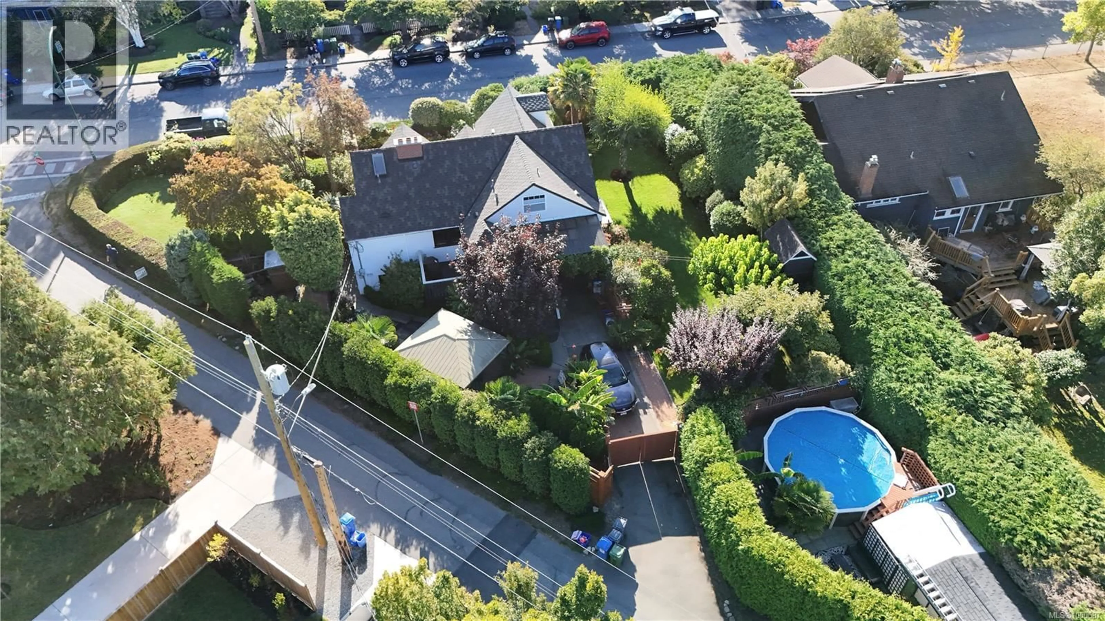 A pic from outside/outdoor area/front of a property/back of a property/a pic from drone, city buildings view from balcony for 2390 MUSGRAVE STREET, Oak Bay British Columbia V8R5Y2
