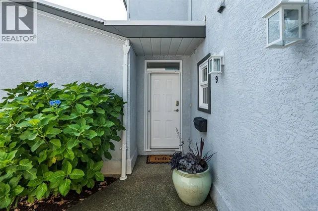 9 - 2115 AMELIA AVENUE, Sidney 3