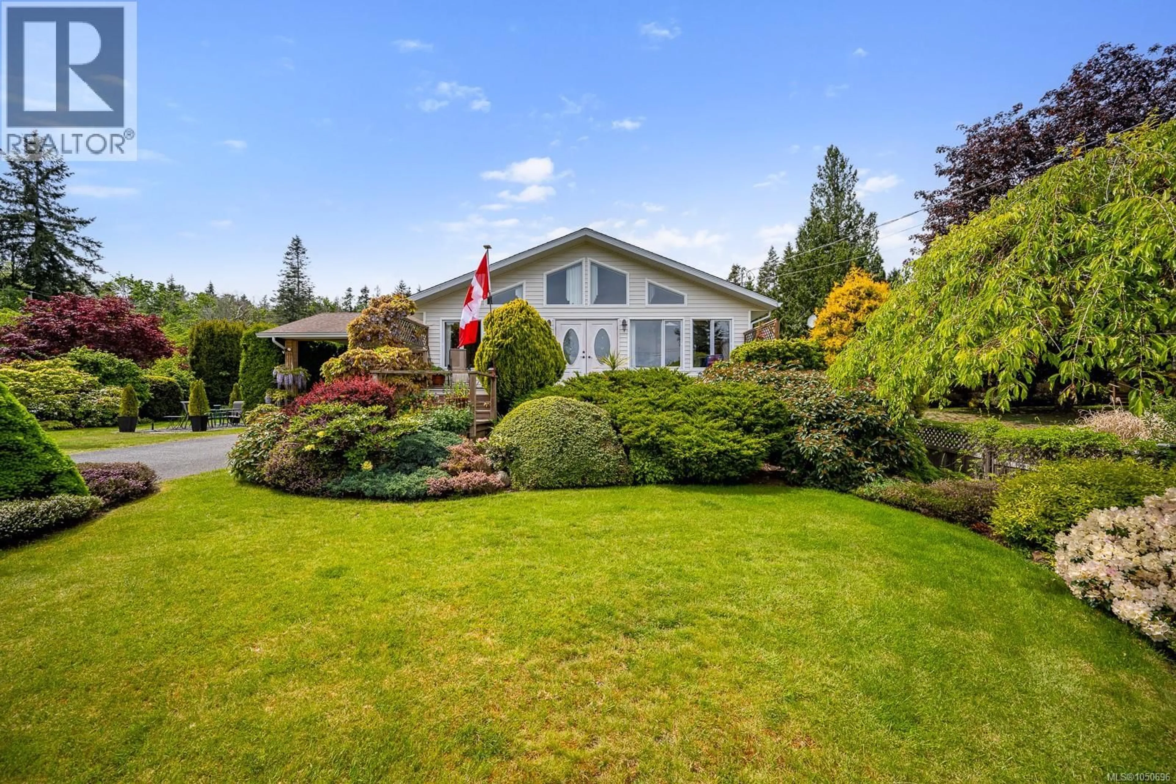 A pic from outside/outdoor area/front of a property/back of a property/a pic from drone, unknown for 5989 GARVIN ROAD, Union Bay British Columbia V0R3B0