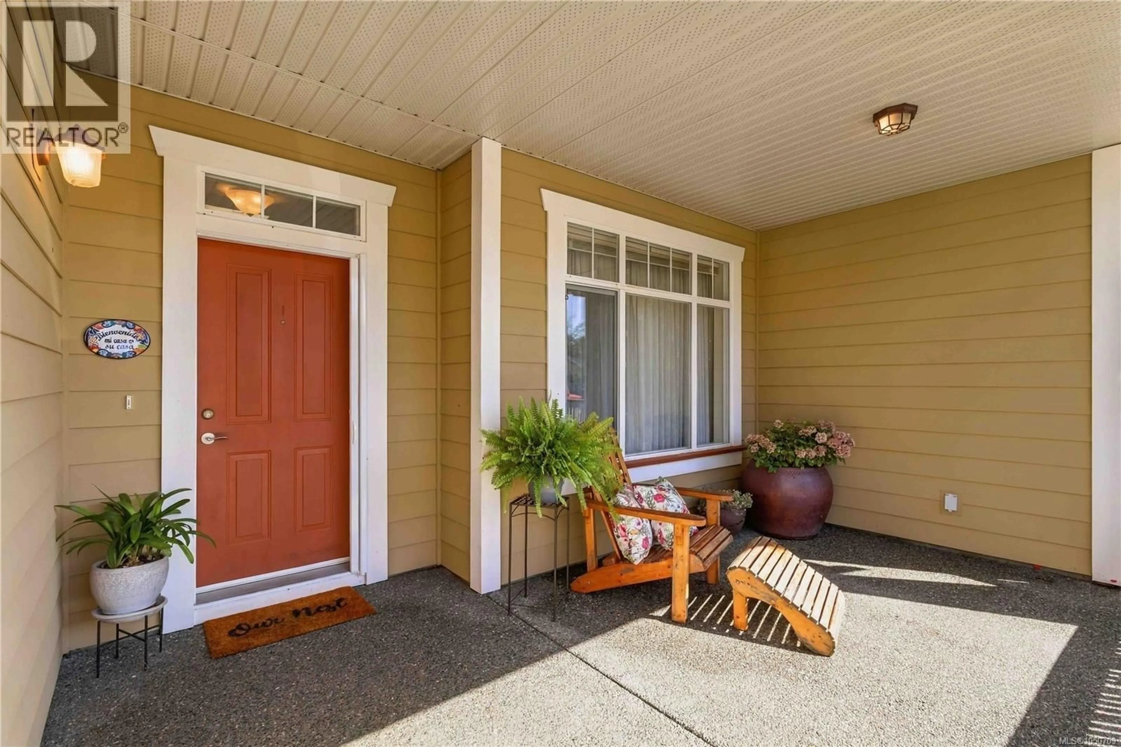 Indoor entryway for 2409 POPLAR DRIVE, Sooke British Columbia V9Z0Y5