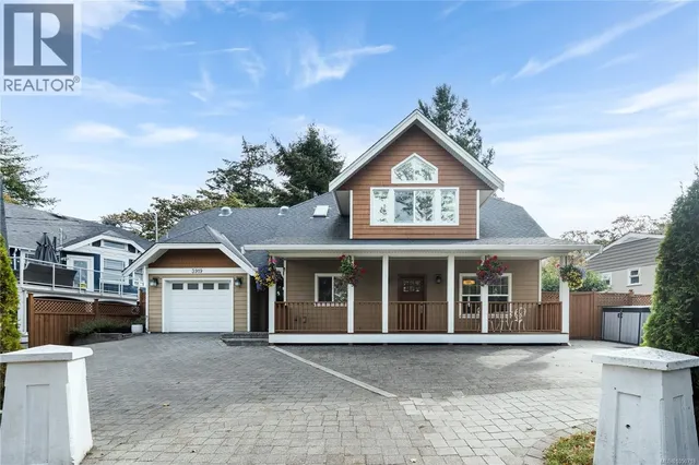 3919 BLENKINSOP ROAD, Saanich 2