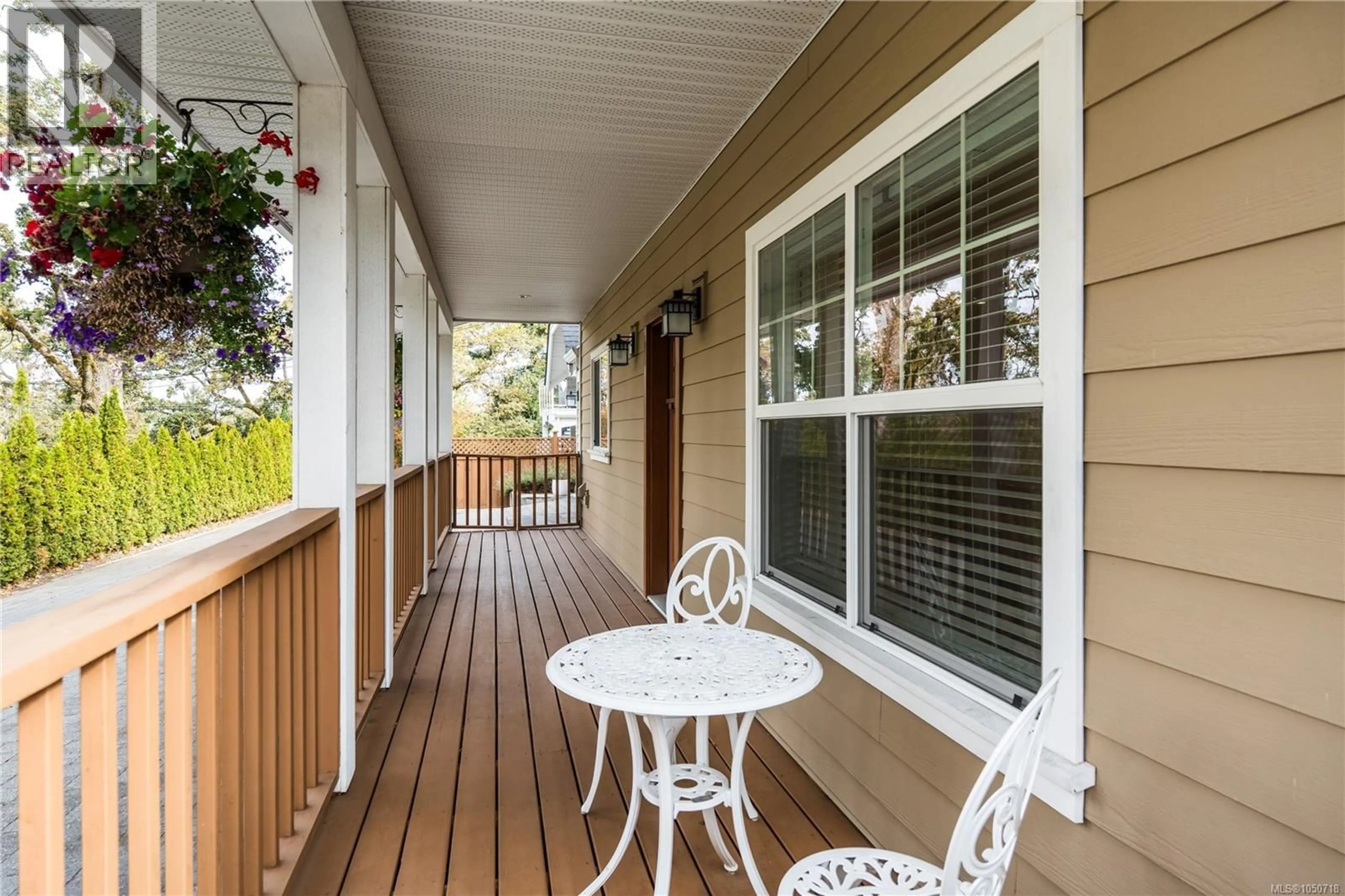 Patio, street for 3919 BLENKINSOP ROAD, Saanich British Columbia V8P3P4