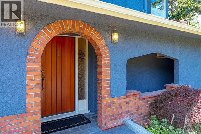 1 BRIAR PLACE, Victoria 3