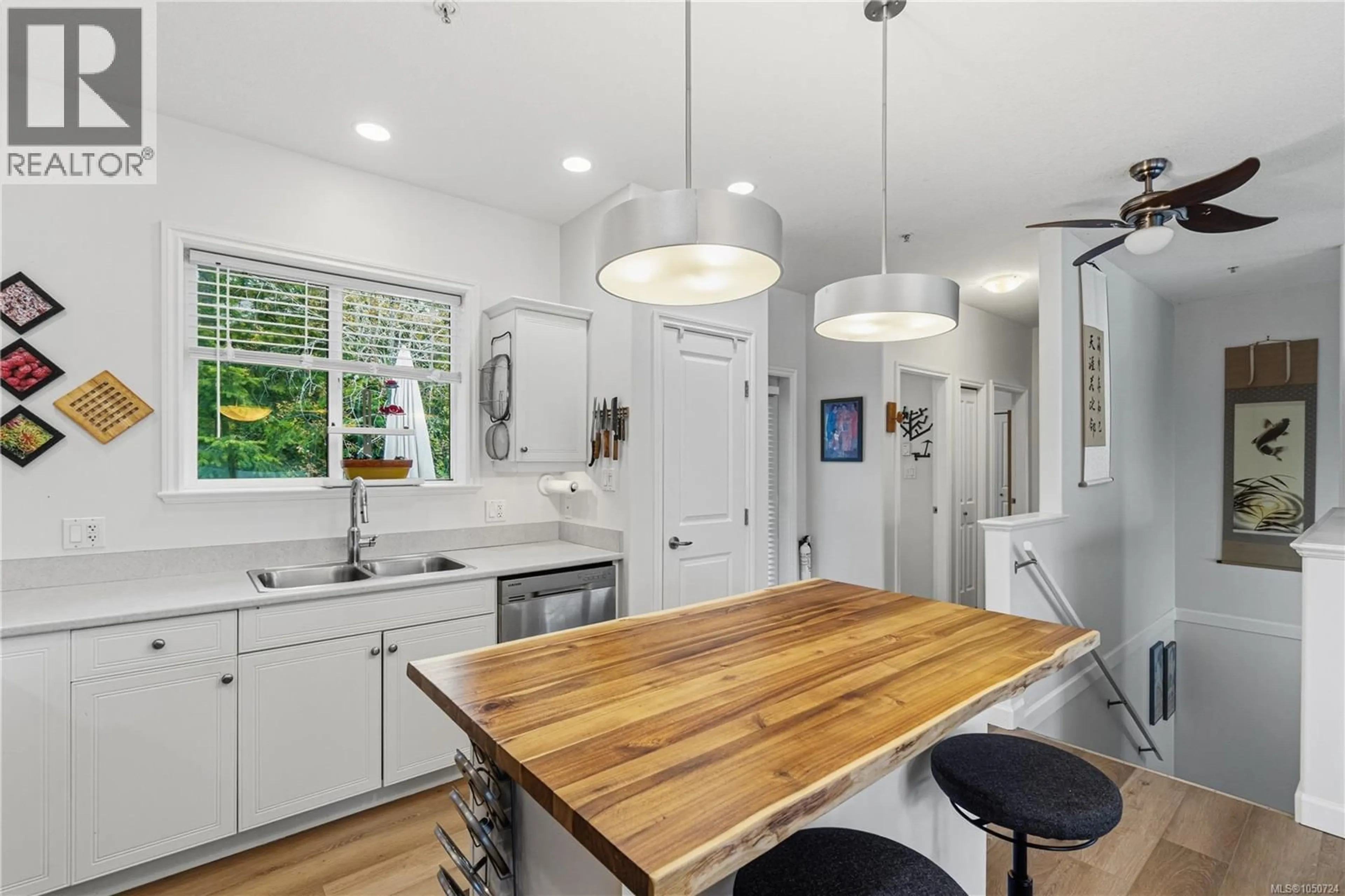 Open concept kitchen, unknown for 110 - 813 OAKHILLS VISTA, Nanaimo British Columbia V9R0A3