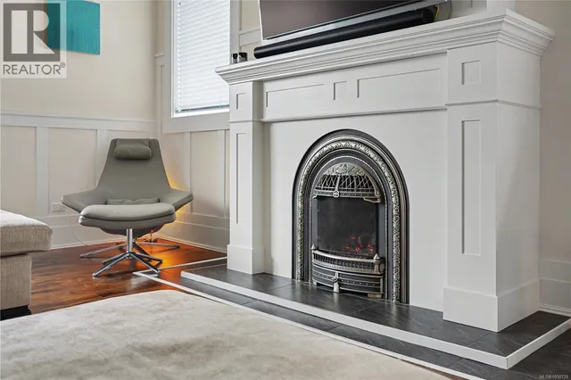 1064 BEVERLEY PLACE, Victoria 5