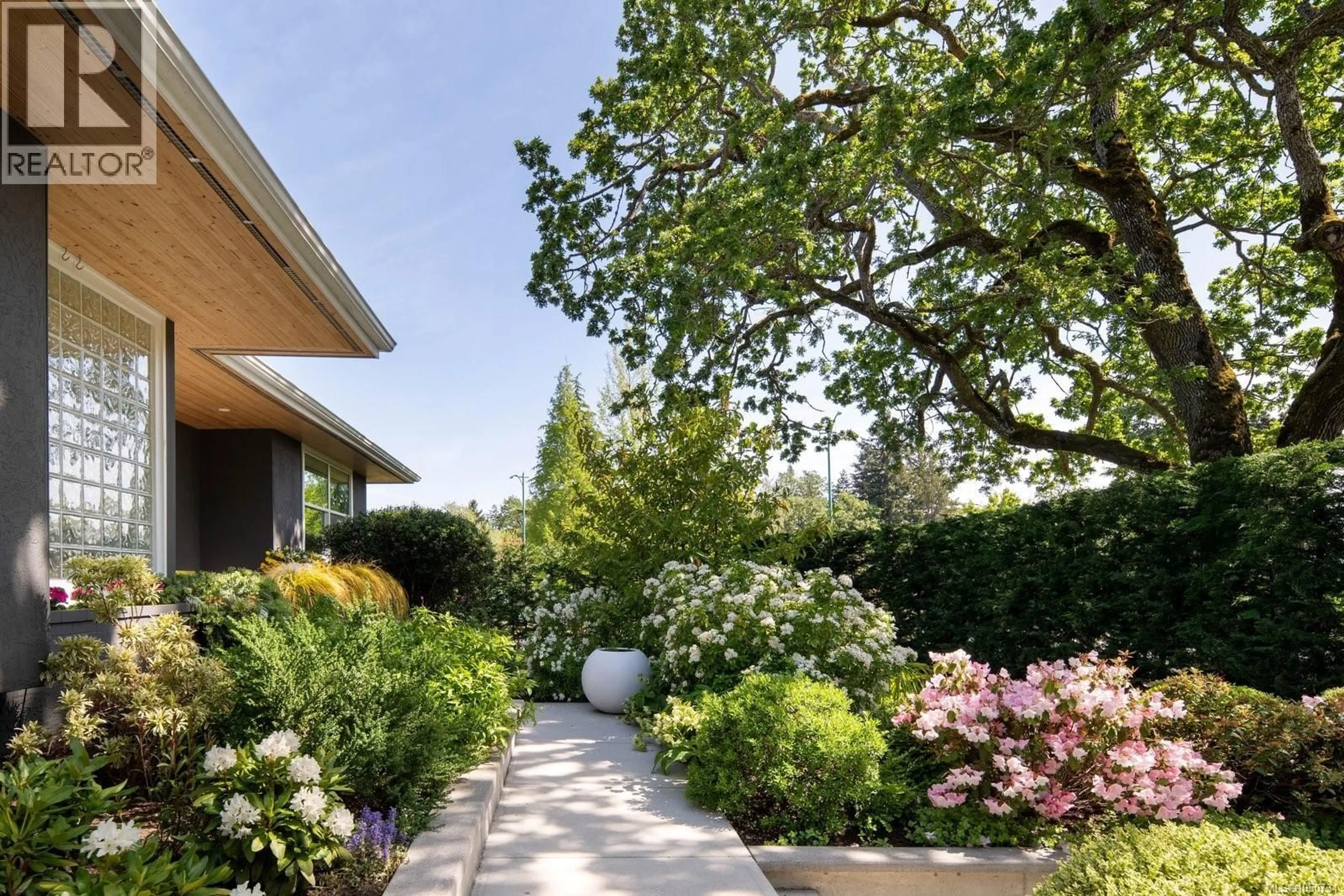 Patio, street for 3311 GIBBS ROAD, Oak Bay British Columbia V8P4Y5