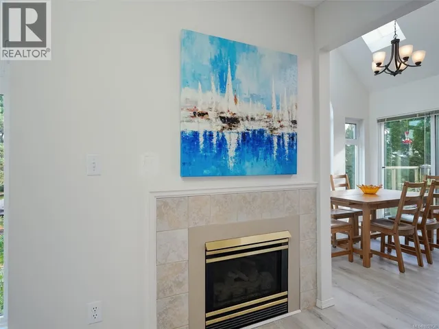 301 - 837 SELKIRK AVENUE, Esquimalt 5