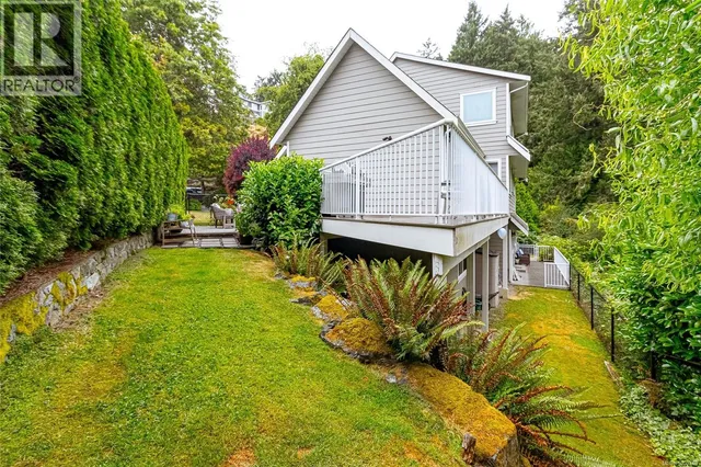 1927 RIVERSIDE DRIVE, View Royal 5
