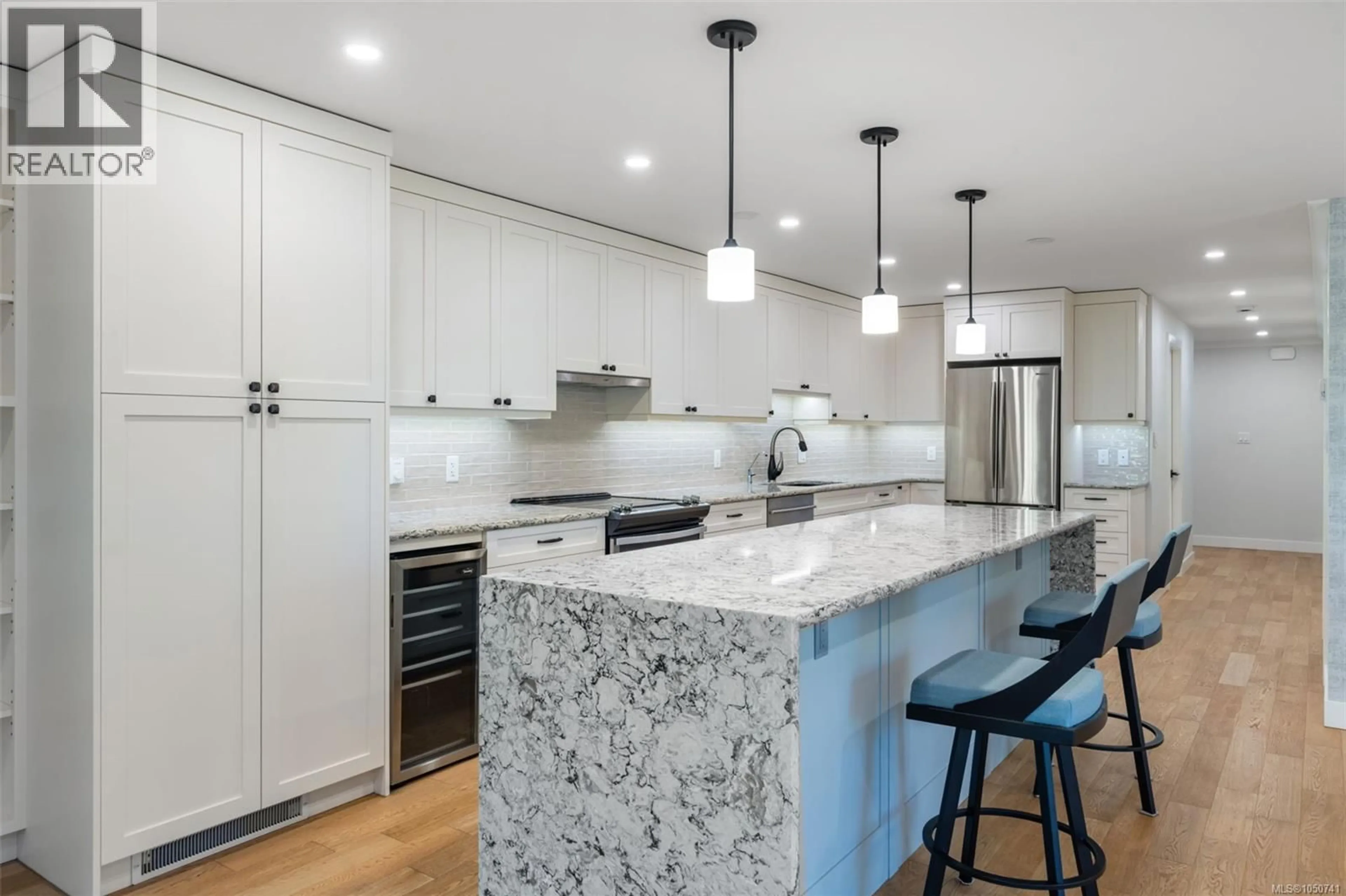 Contemporary kitchen, ceramic/tile floor for 207 - 2930 COOK STREET, Victoria British Columbia V8T3S7