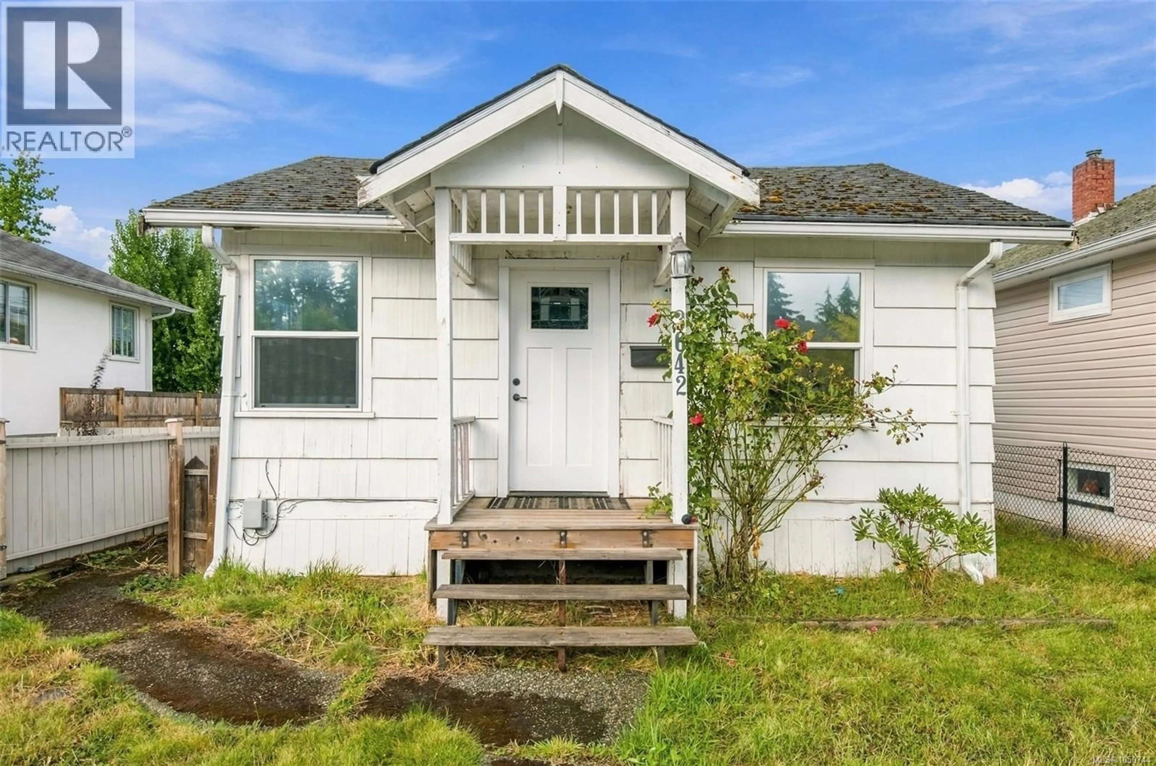 Home with vinyl exterior material, street for 3642 15TH AVENUE, Port Alberni British Columbia V9Y5C6