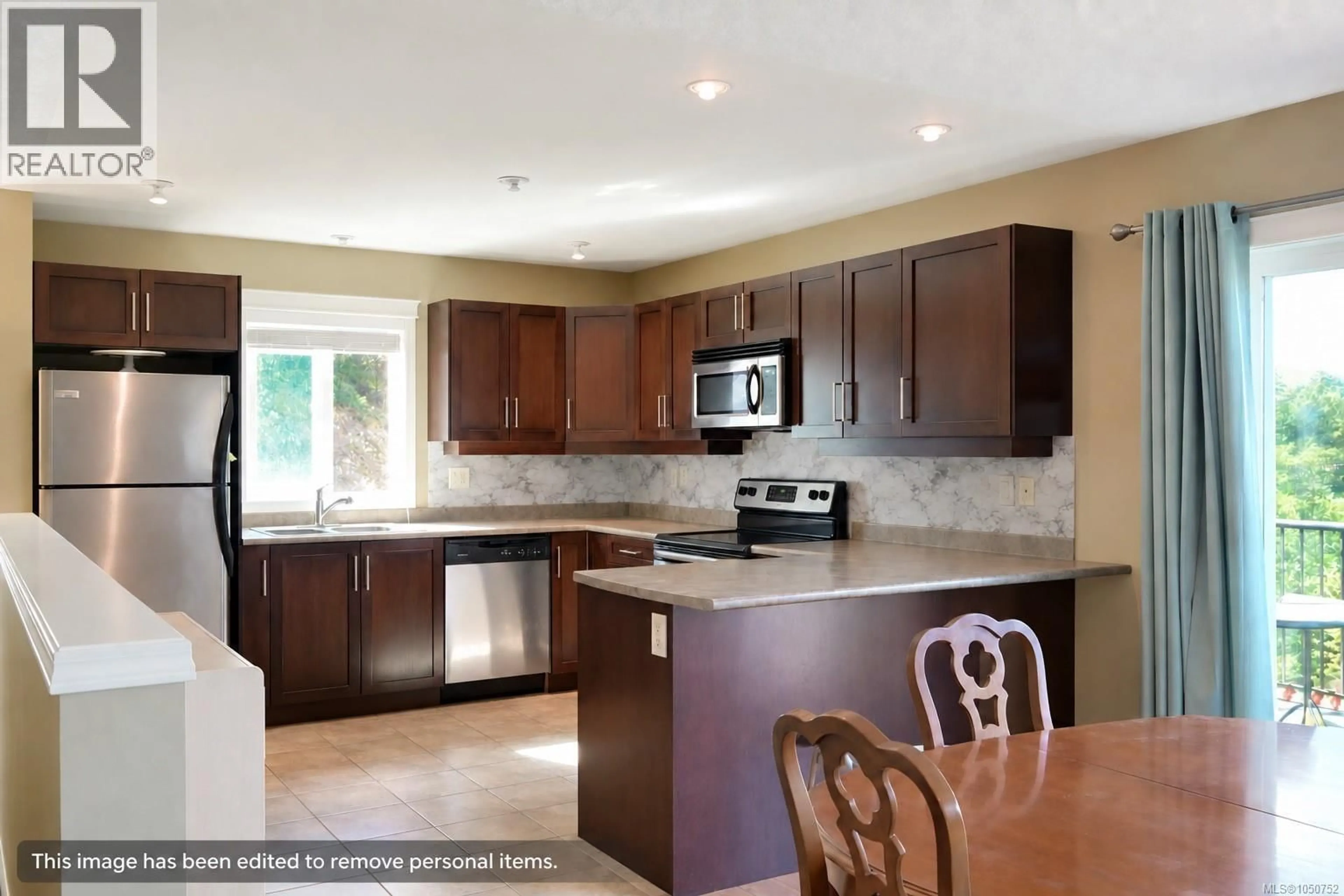 Open concept kitchen, unknown for 1069 FITZGERALD ROAD, Shawnigan Lake British Columbia V8H2H8
