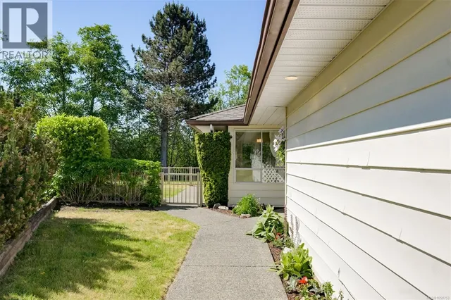 574 CEDAR CRESCENT, Cobble Hill 5