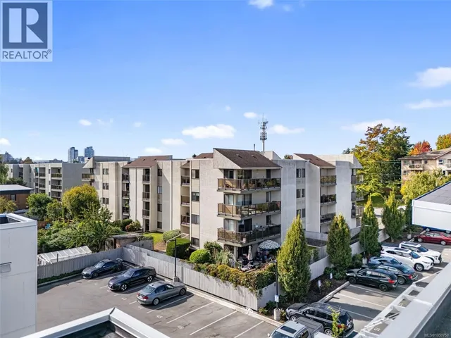 105 - 2757 QUADRA STREET, Victoria 3