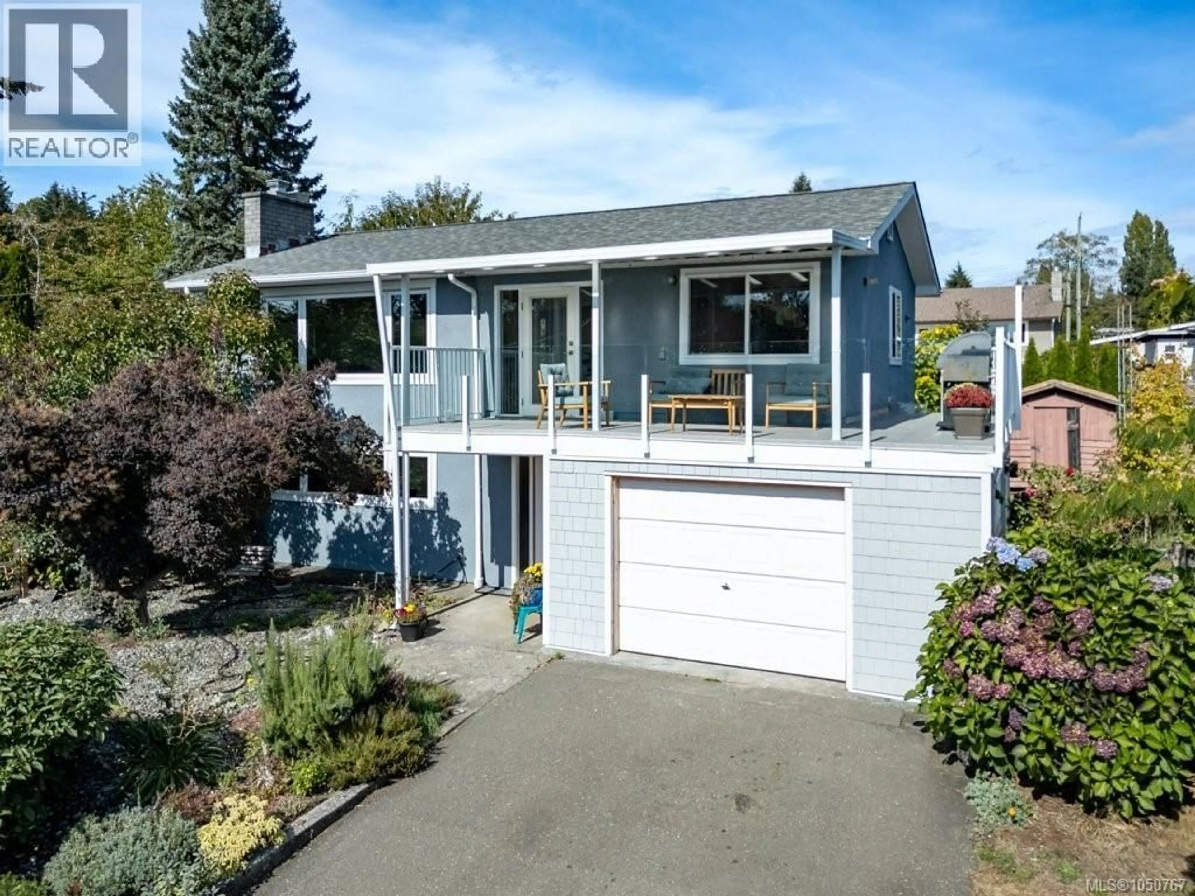 Home with vinyl exterior material, street for 2158 DOWNEY AVENUE, Comox British Columbia V9M1W8