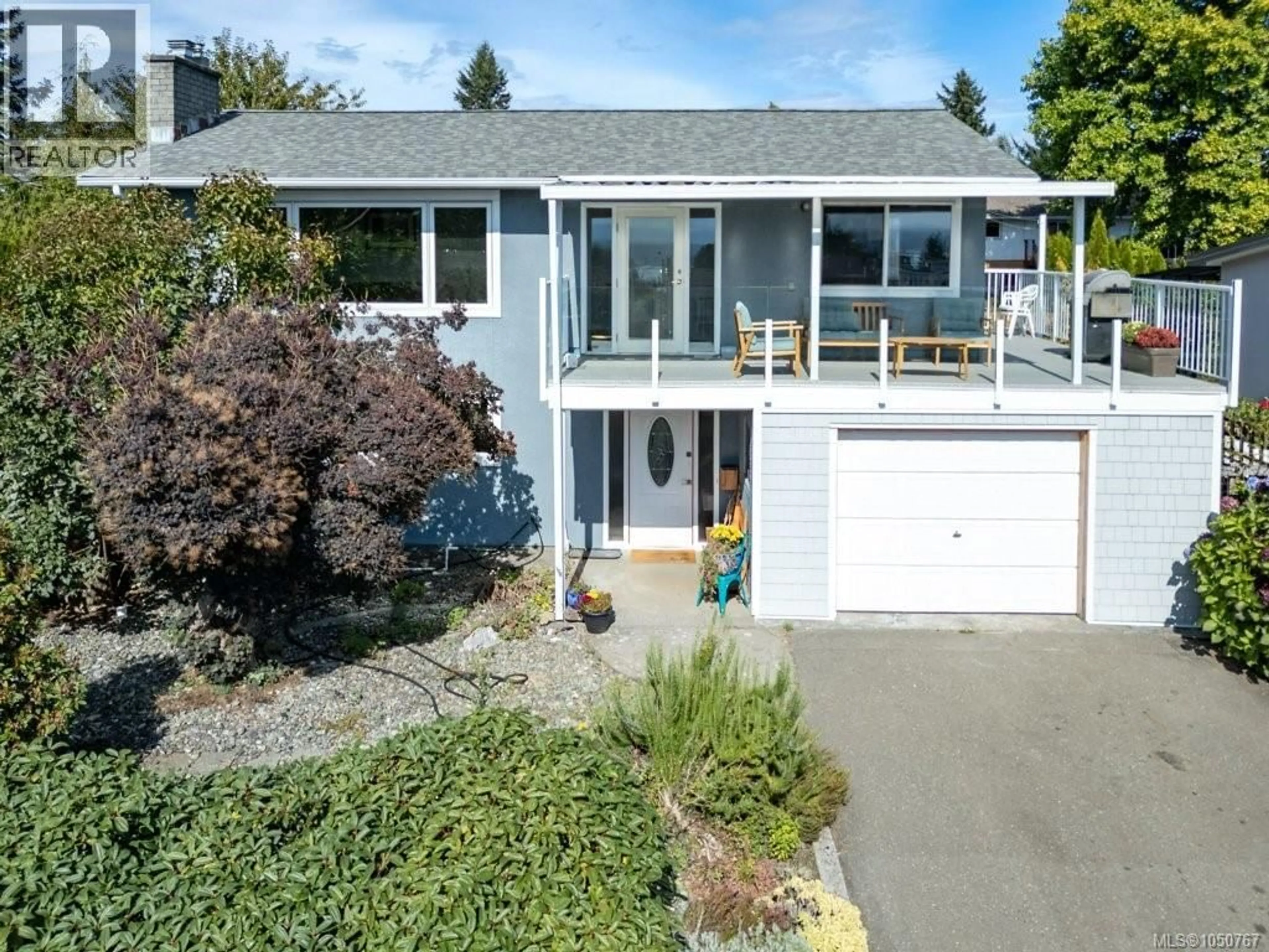 Home with vinyl exterior material, street for 2158 DOWNEY AVENUE, Comox British Columbia V9M1W8