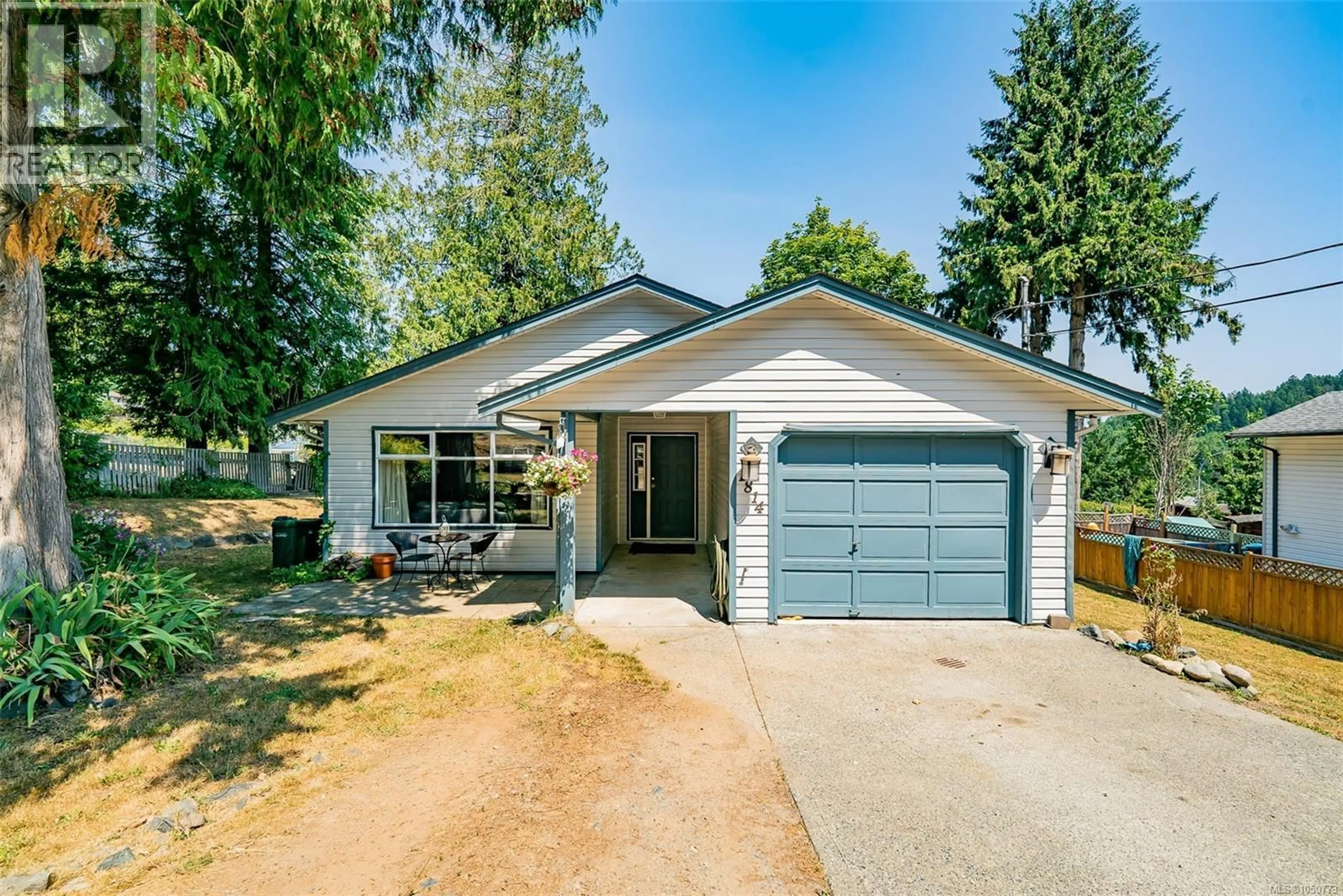 Home with vinyl exterior material, street for 1814 RICHARDSON ROAD, Nanaimo British Columbia V9X1C5