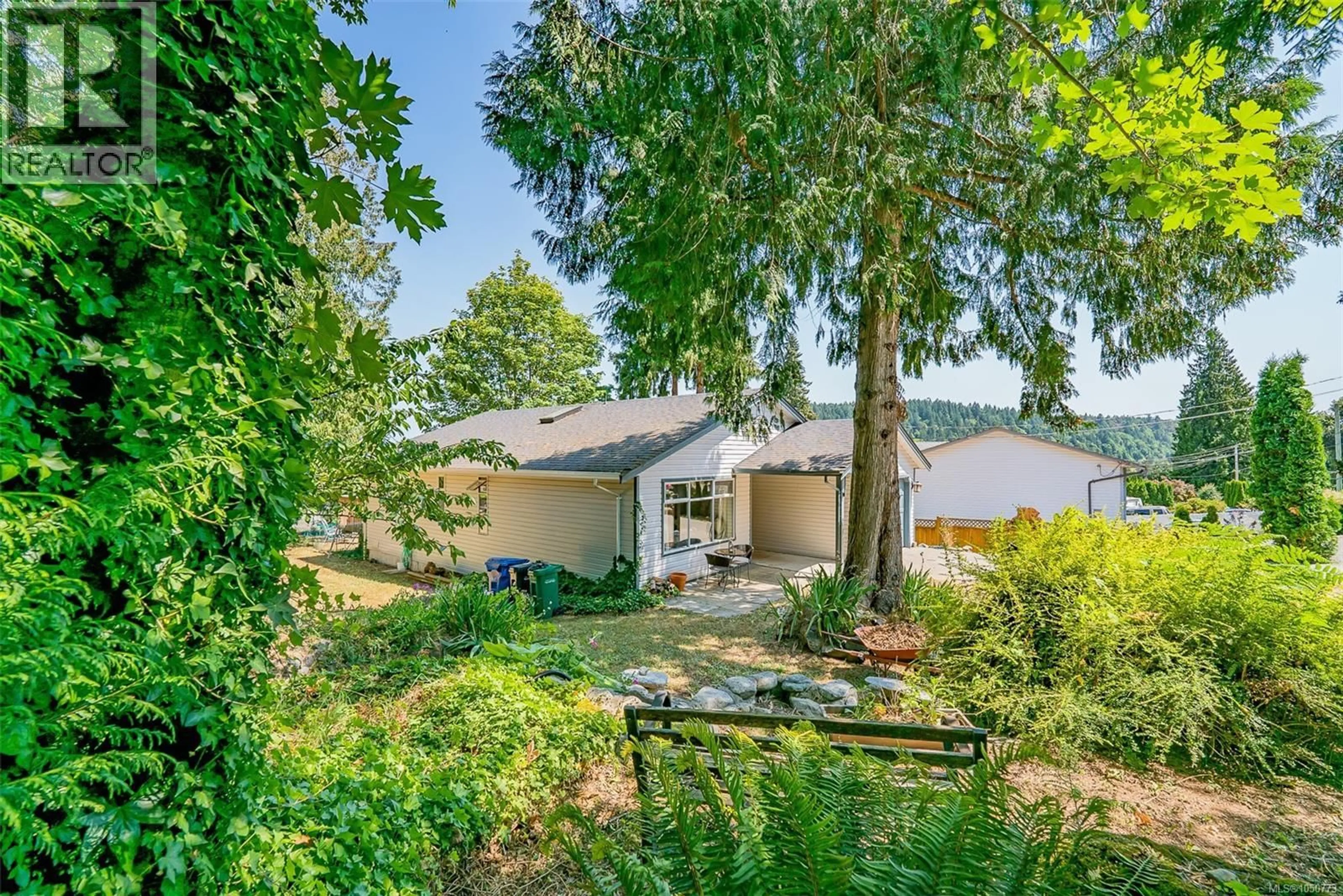 A pic from outside/outdoor area/front of a property/back of a property/a pic from drone, unknown for 1814 RICHARDSON ROAD, Nanaimo British Columbia V9X1C5