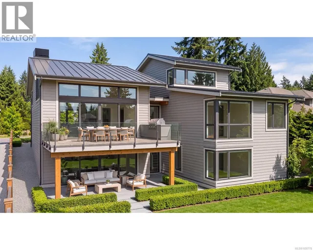 135 SUNNINGDALE ROAD WEST, Qualicum Beach 3