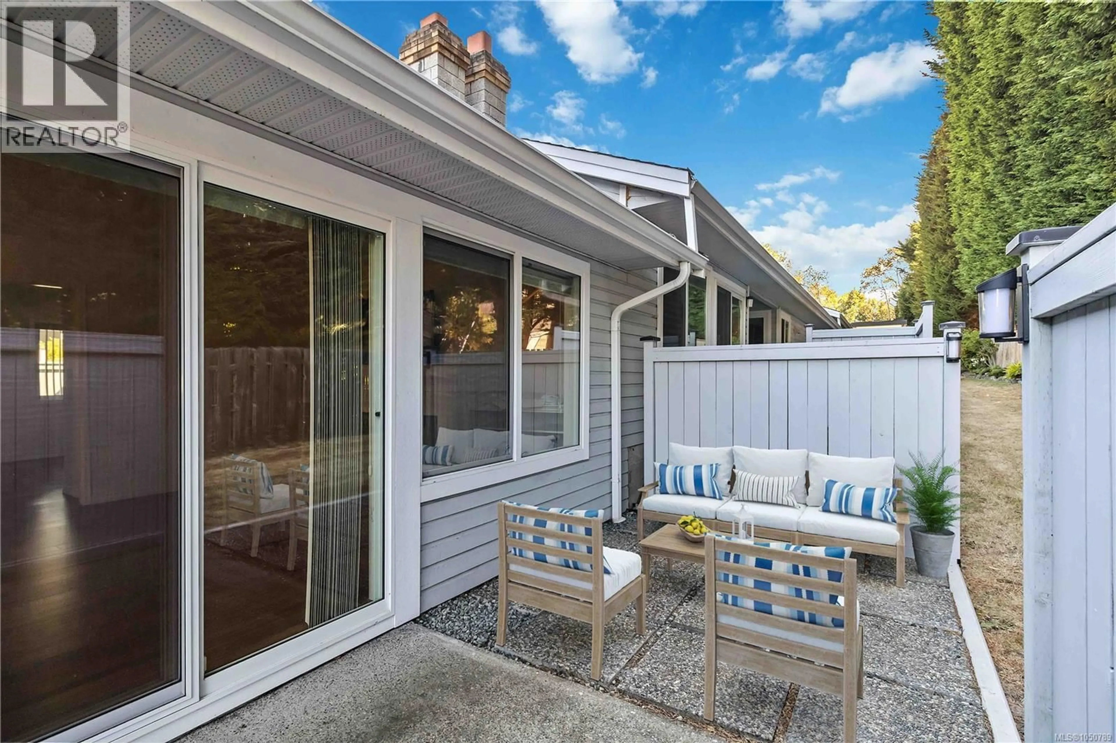 Patio, street for 9 - 3966 CEDAR HILL CROSS ROAD, Saanich British Columbia V8P5R4