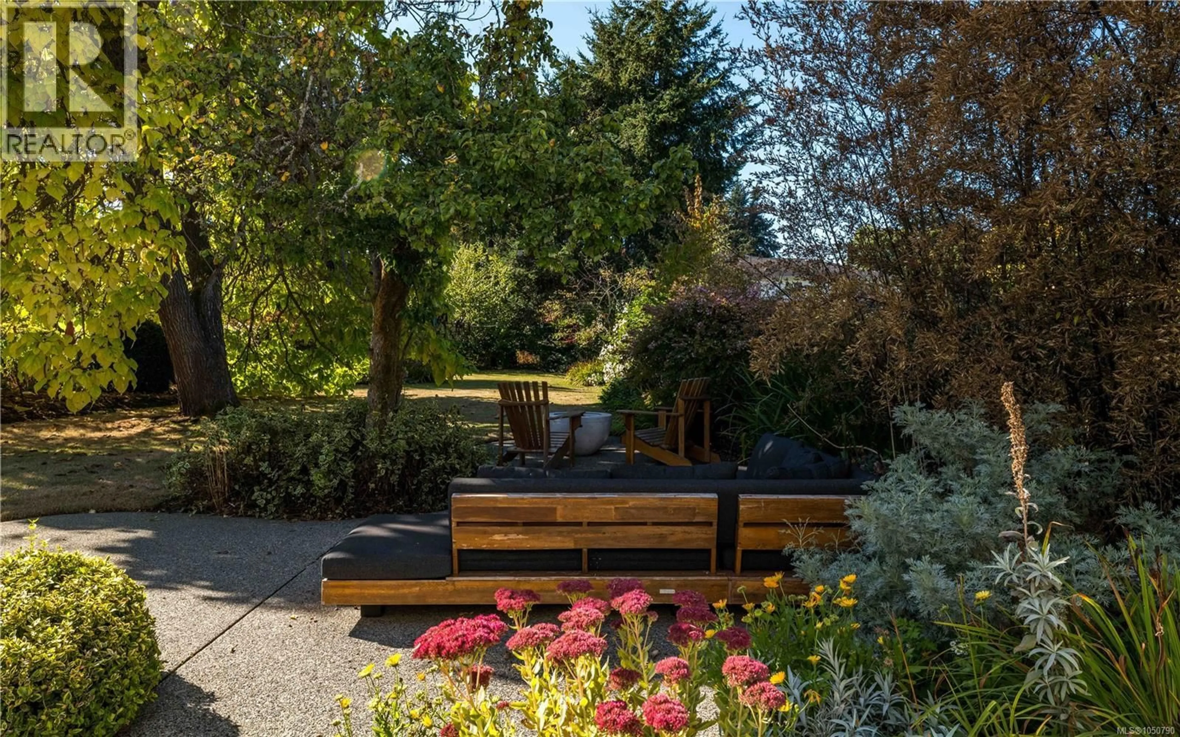 Patio, street for 773 MIDDLETON STREET, Saanich British Columbia V9A2E1