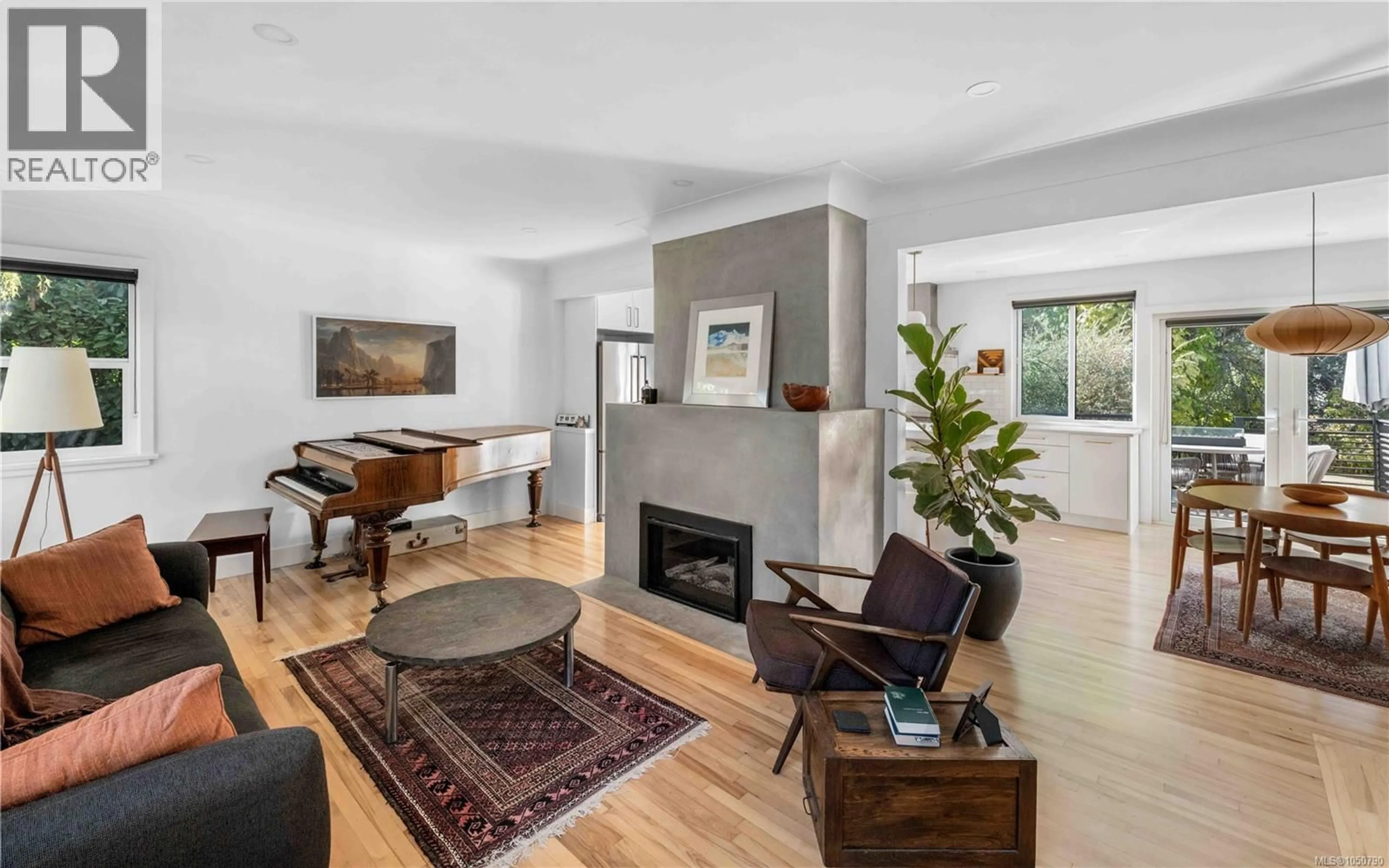 Living room with furniture, unknown for 773 MIDDLETON STREET, Saanich British Columbia V9A2E1