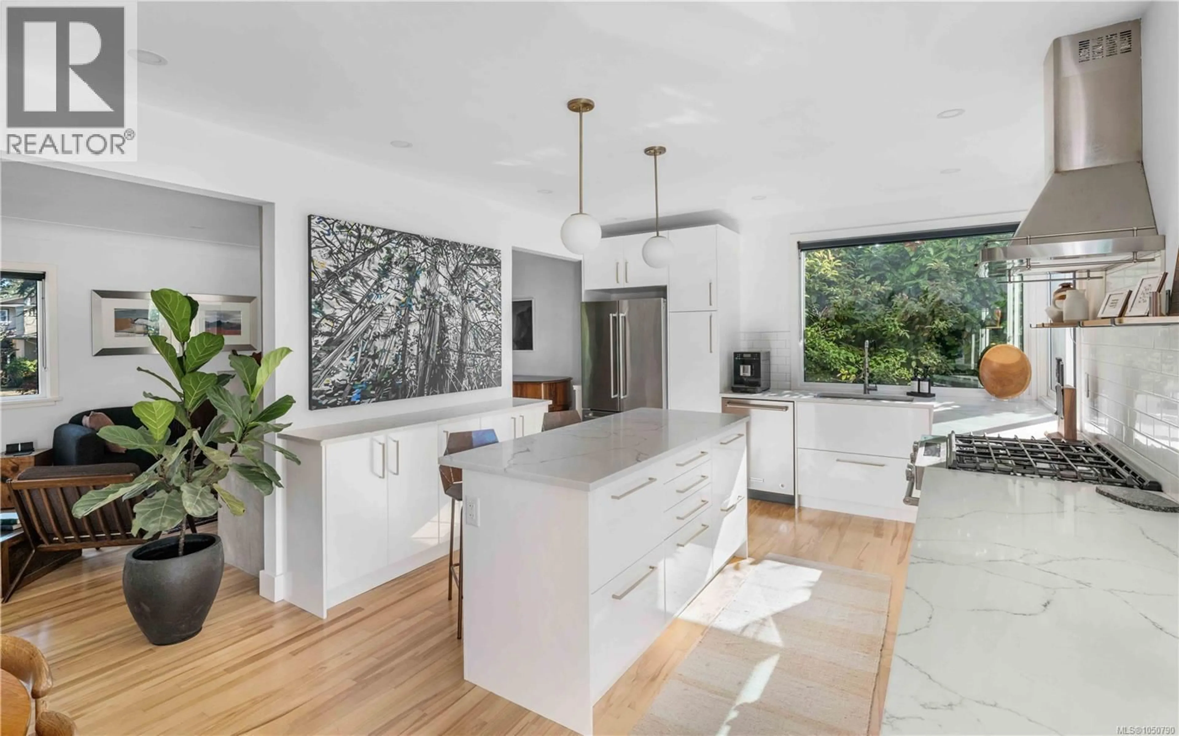 Contemporary kitchen, unknown for 773 MIDDLETON STREET, Saanich British Columbia V9A2E1