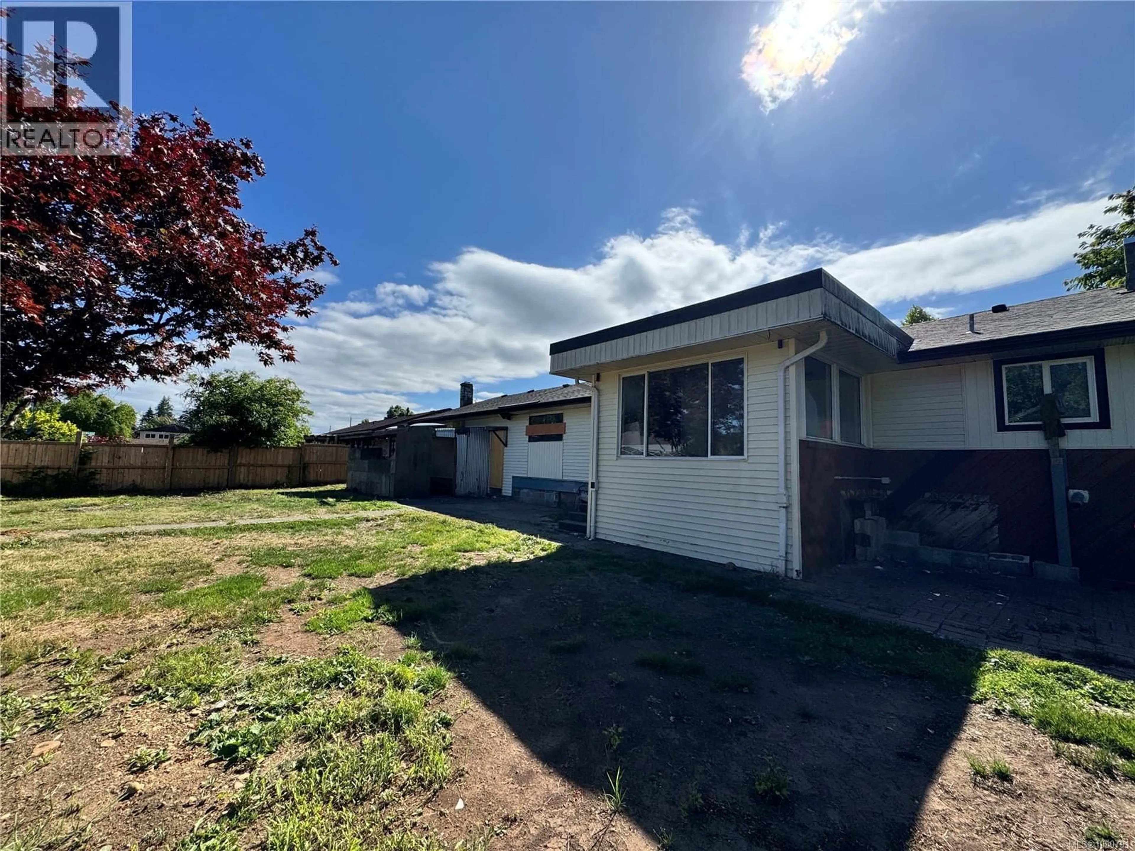 A pic from outside/outdoor area/front of a property/back of a property/a pic from drone, street for 365 CAROLYN ROAD, Campbell River British Columbia V9W3M2