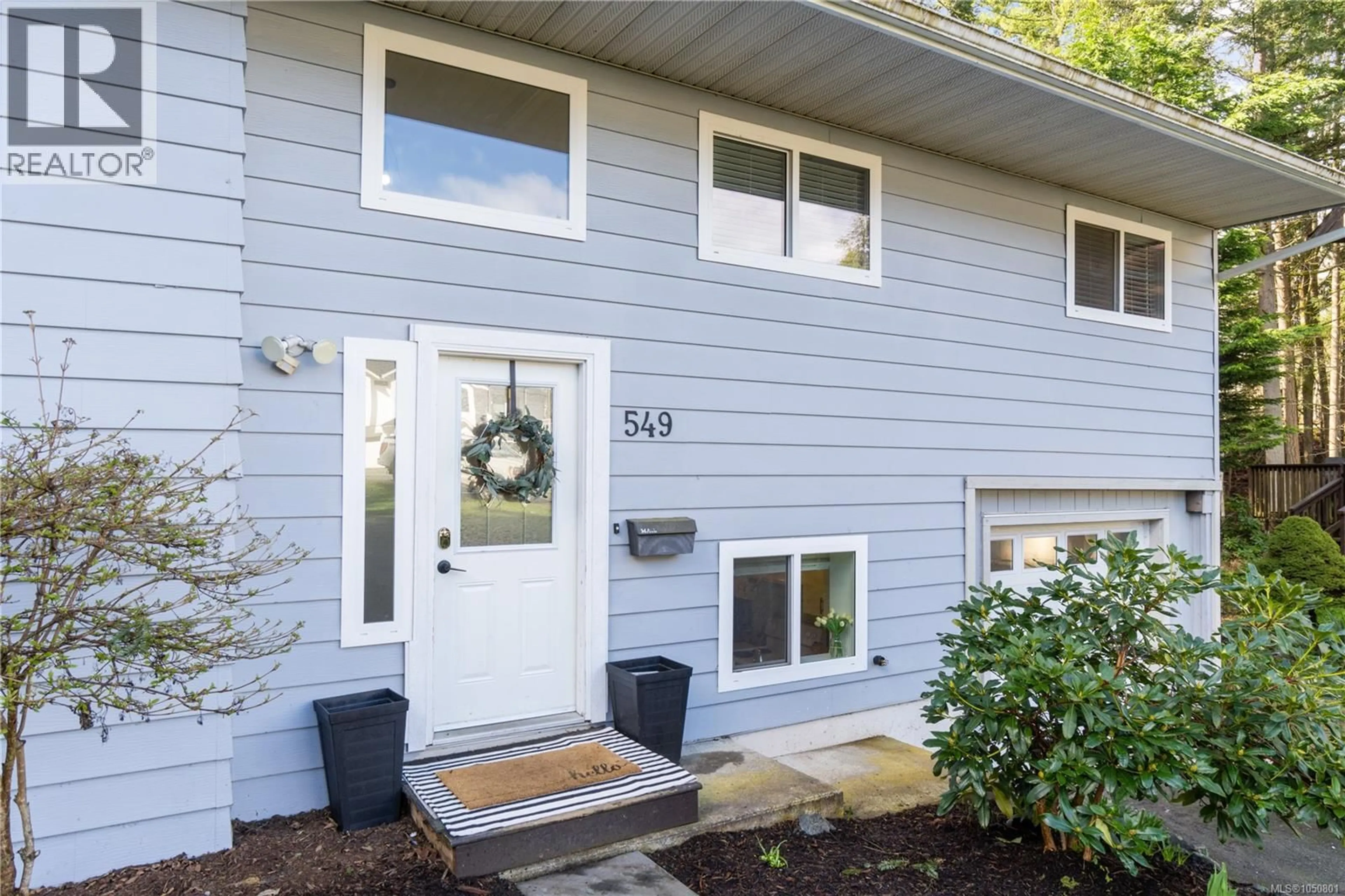 Home with vinyl exterior material, street for 549 DOREEN PLACE, Nanaimo British Columbia V9T4S1