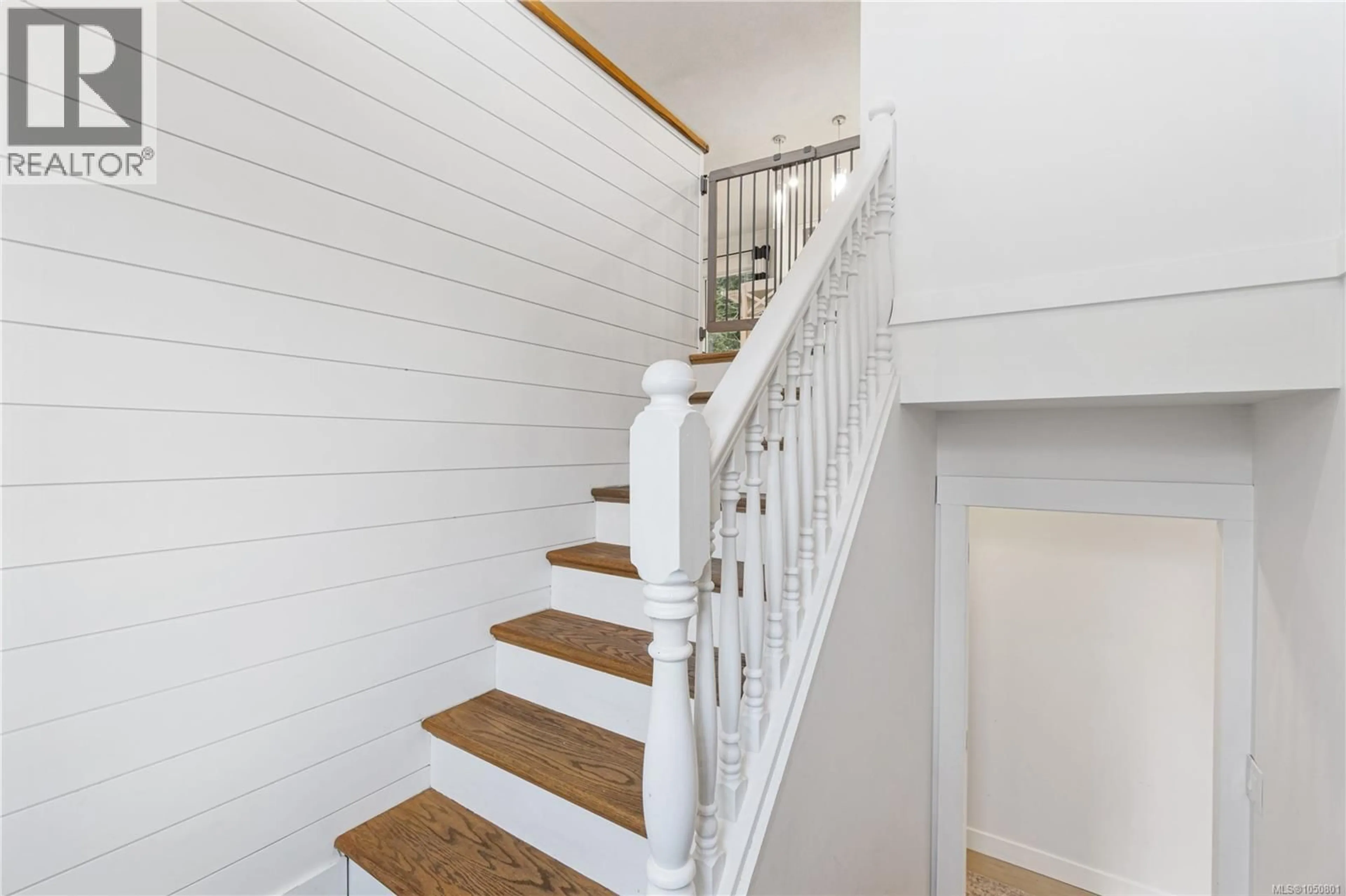 Stairs for 549 DOREEN PLACE, Nanaimo British Columbia V9T4S1